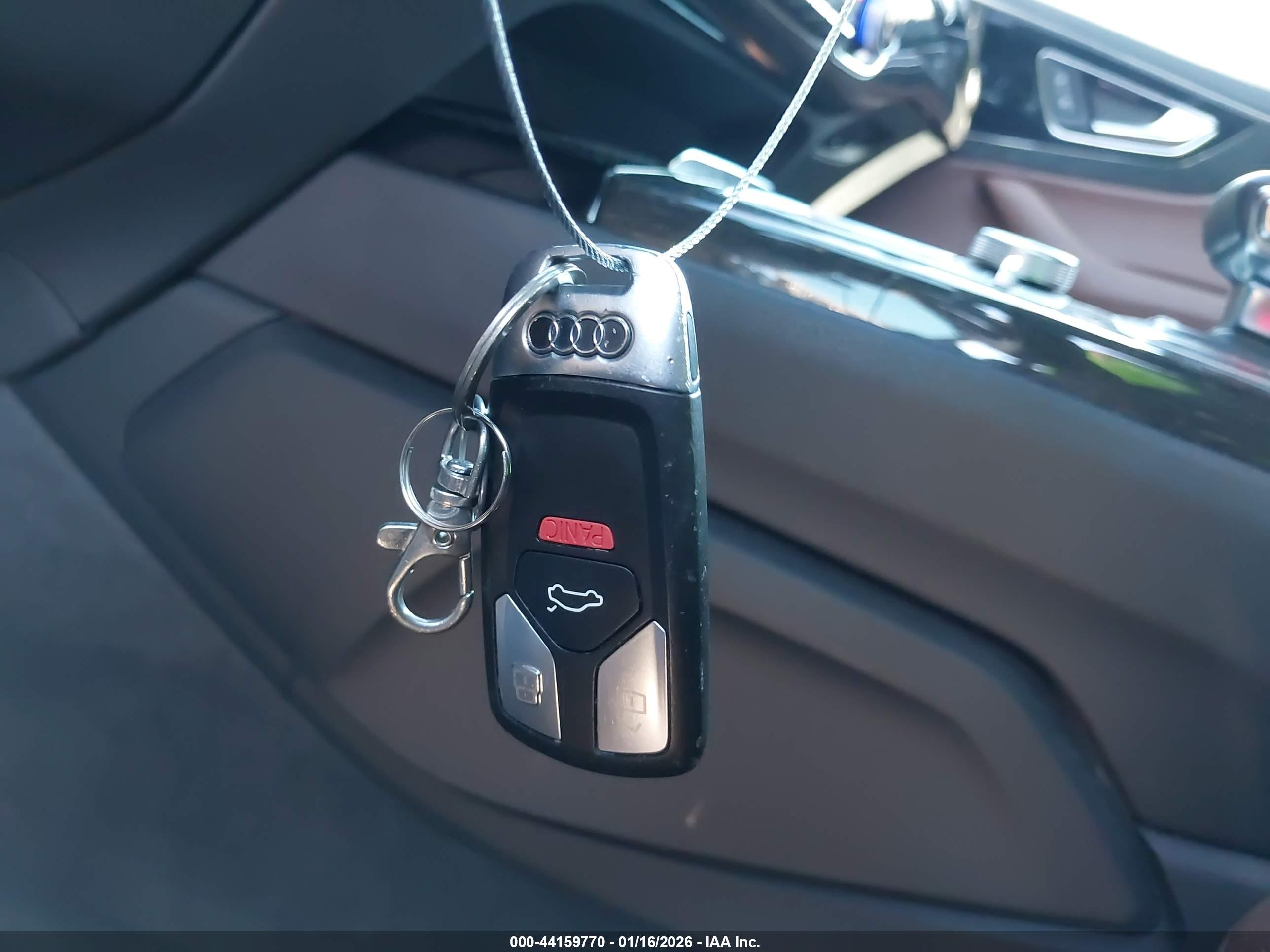 AUDI Q7 image 11