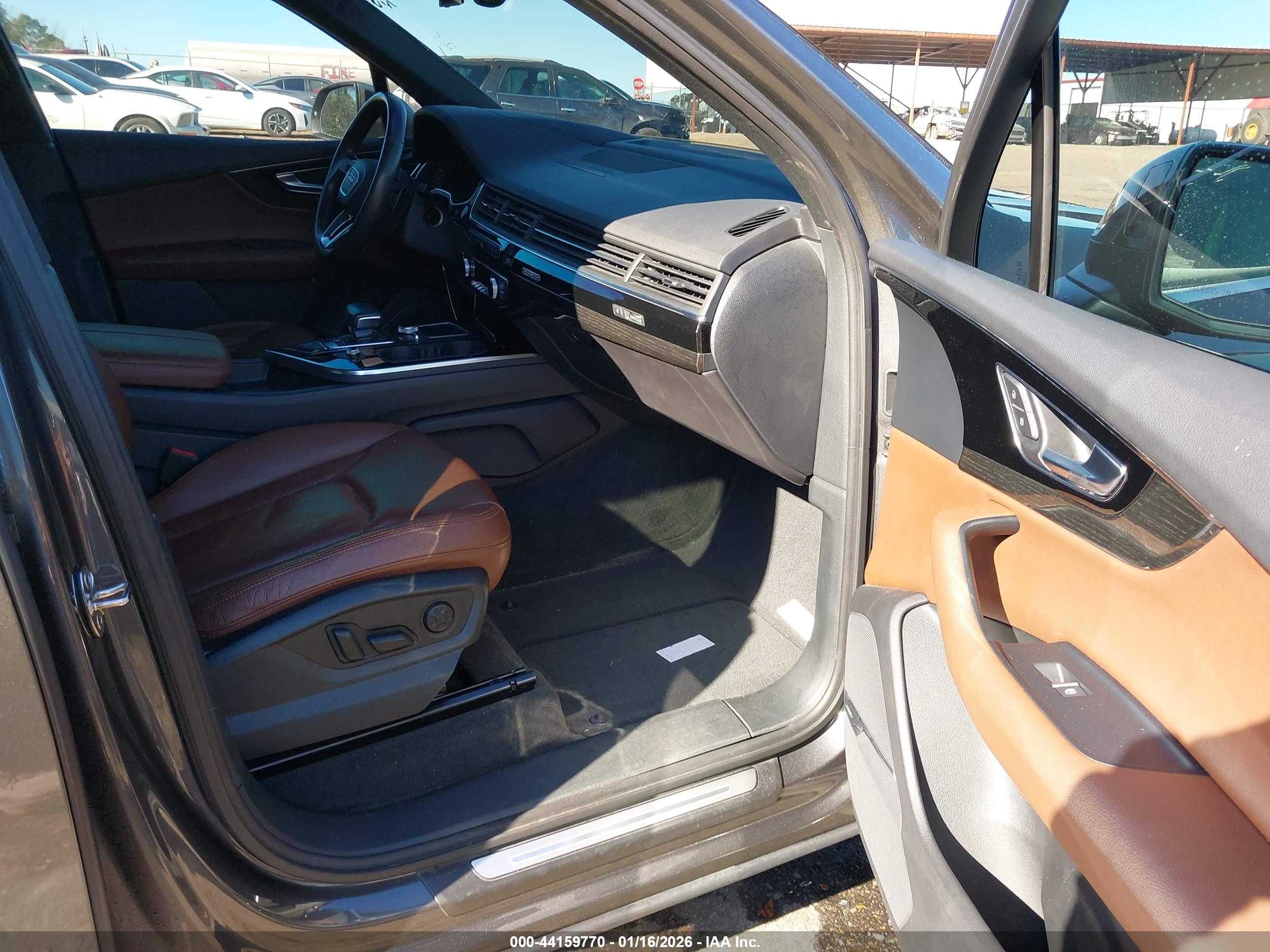 AUDI Q7 image 5