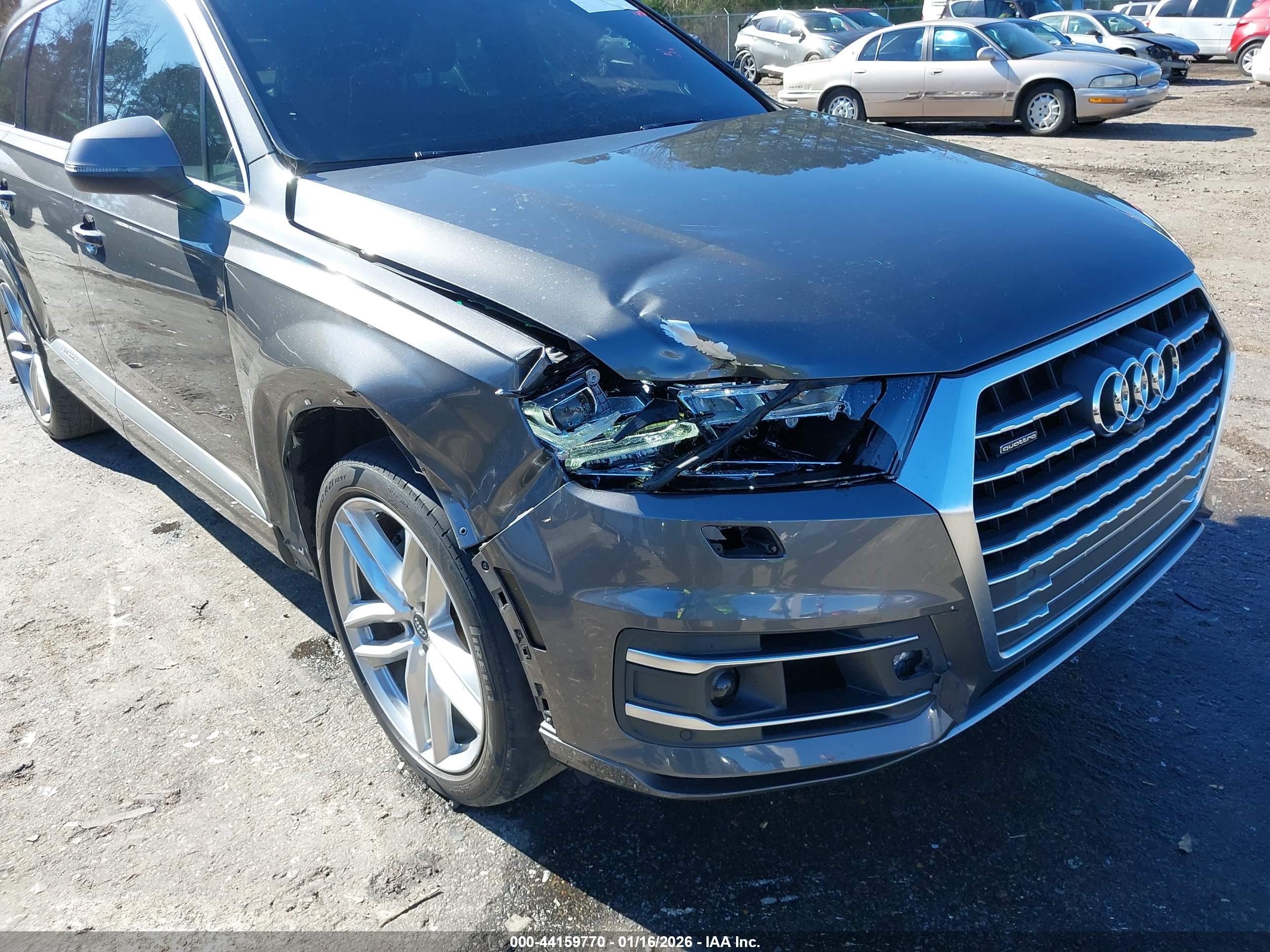 AUDI Q7 image 6