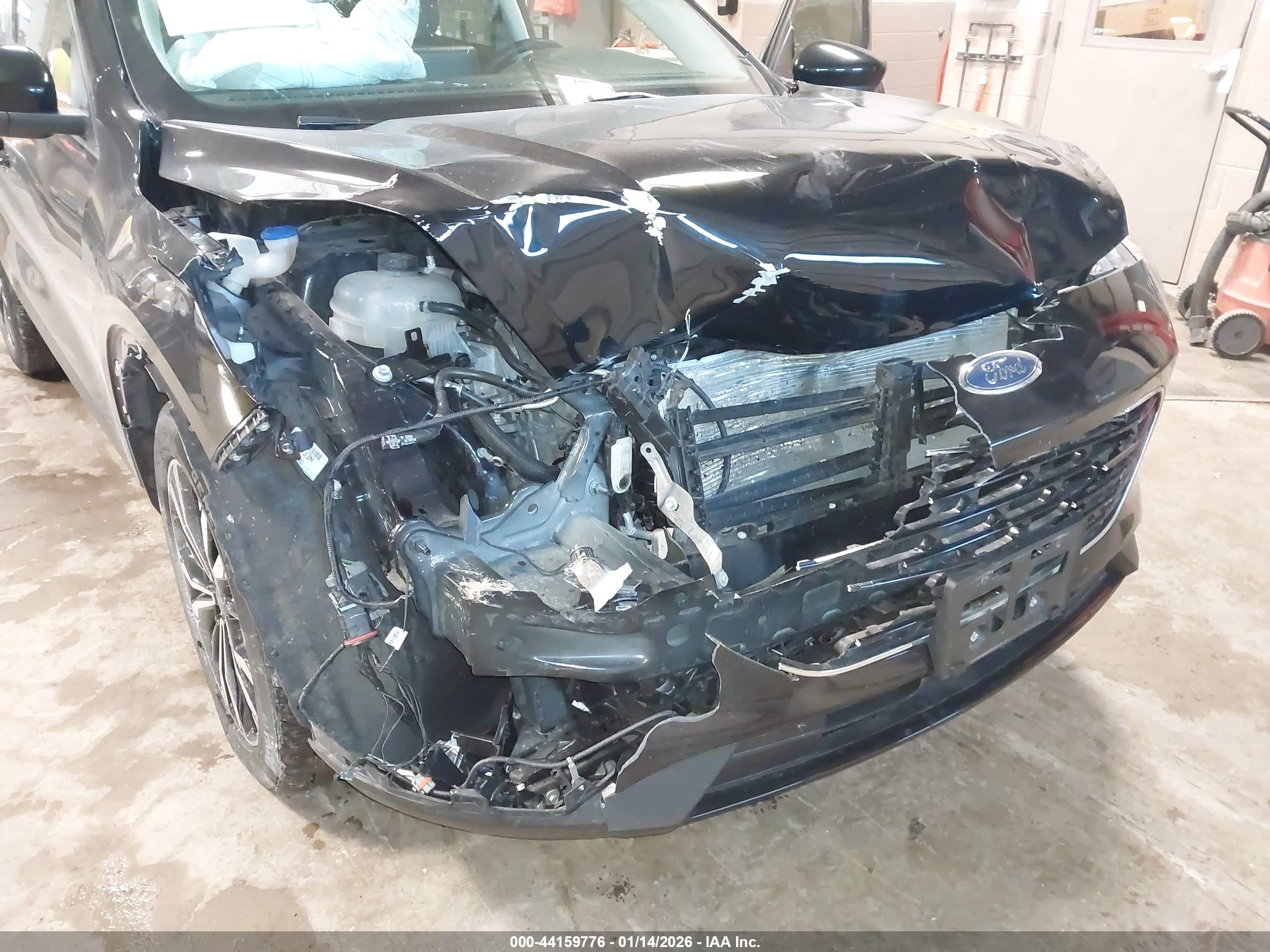 FORD ESCAPE image 6