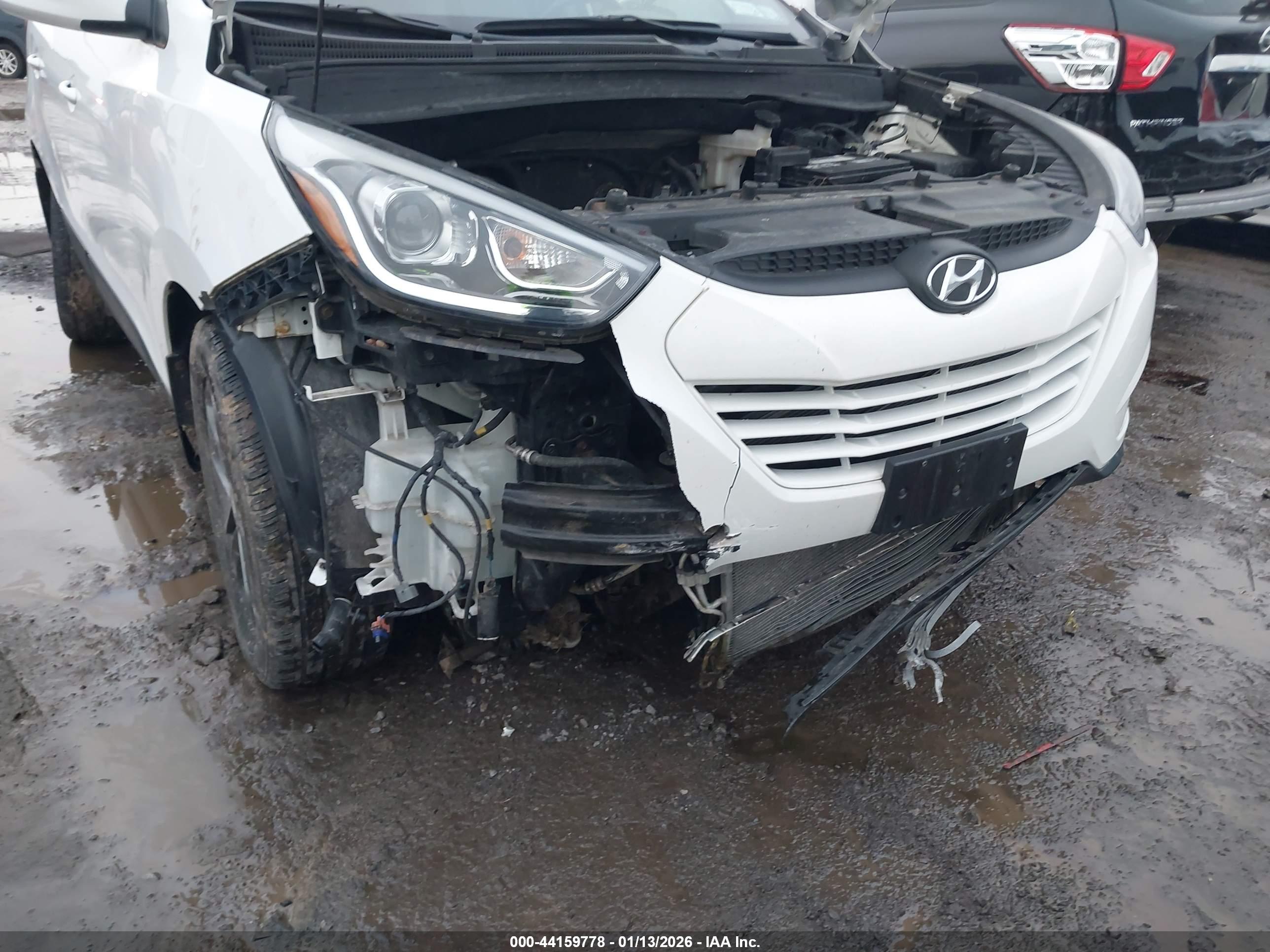 HYUNDAI TUCSON image 6