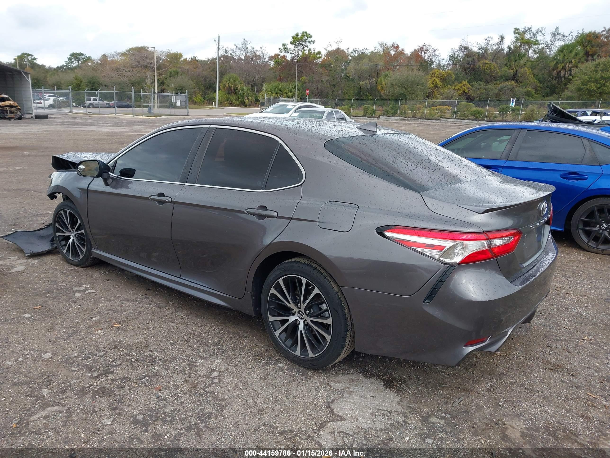 TOYOTA CAMRY image 3