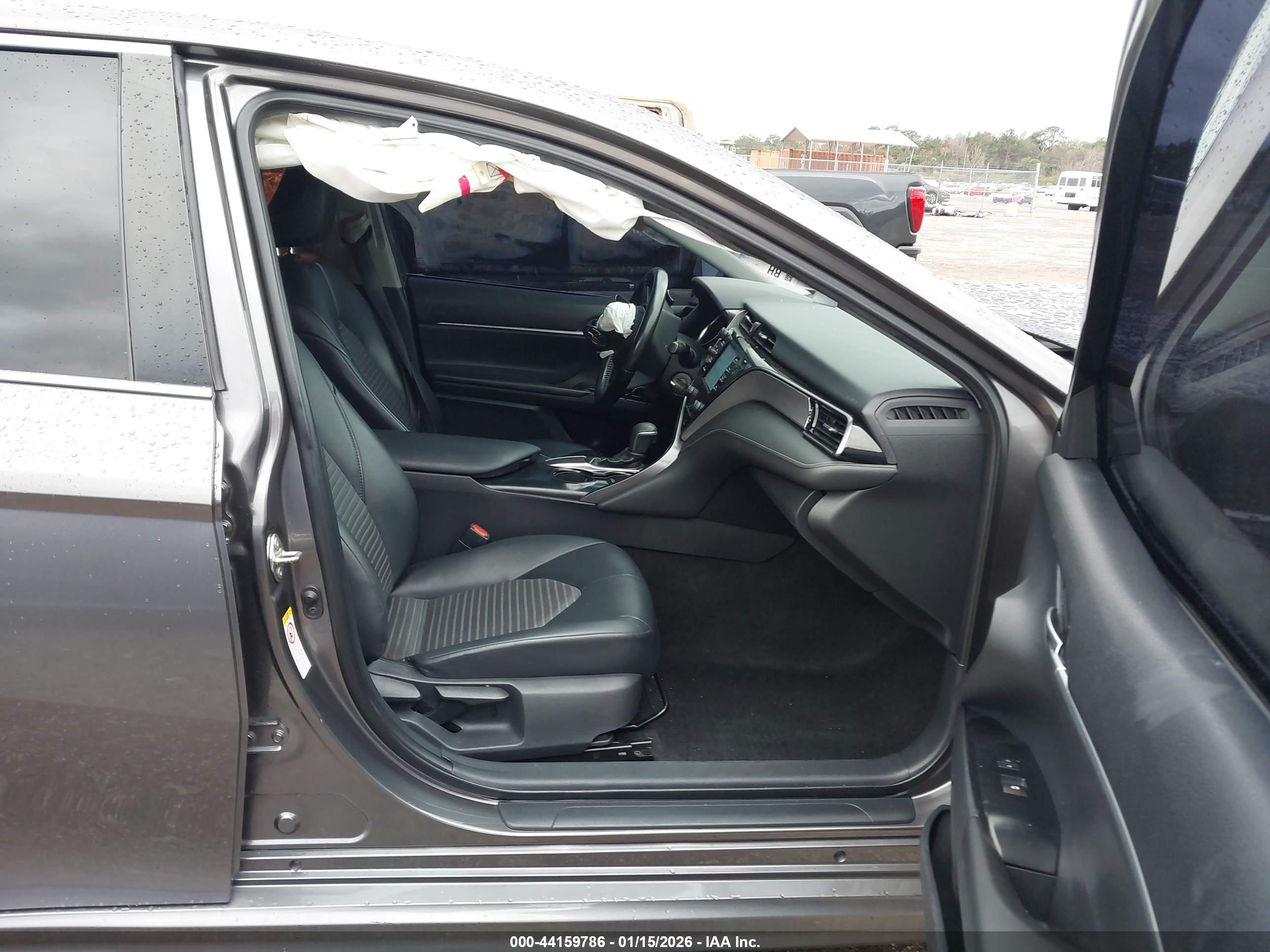 TOYOTA CAMRY image 5