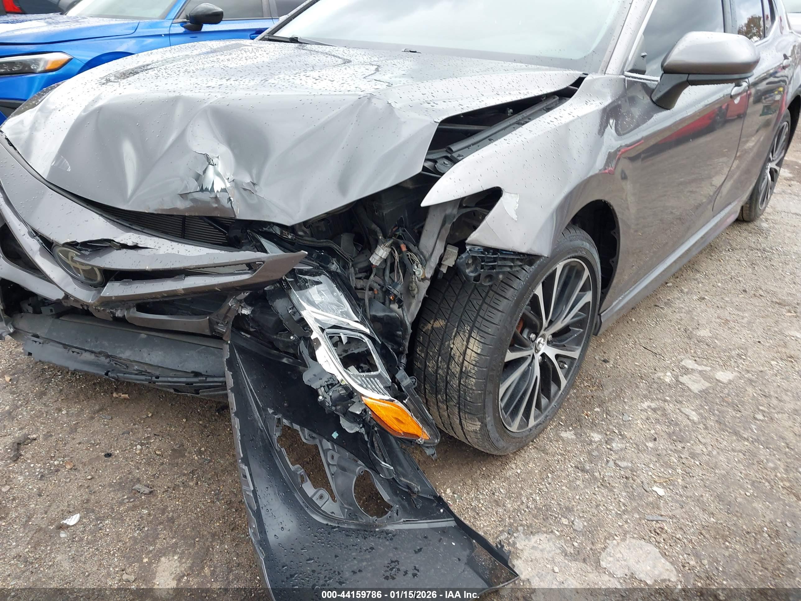 TOYOTA CAMRY image 6