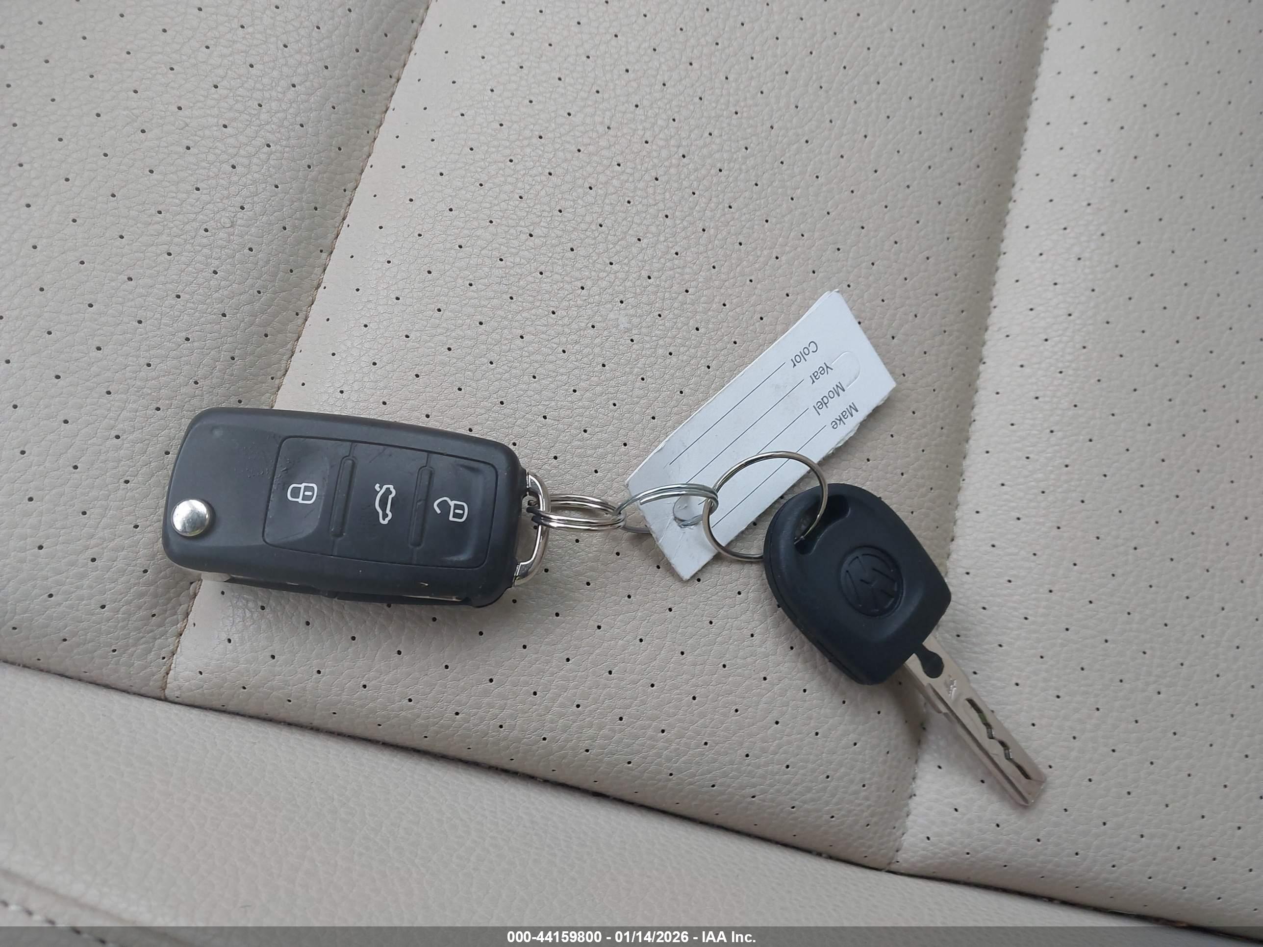 VOLKSWAGEN TIGUAN image 11