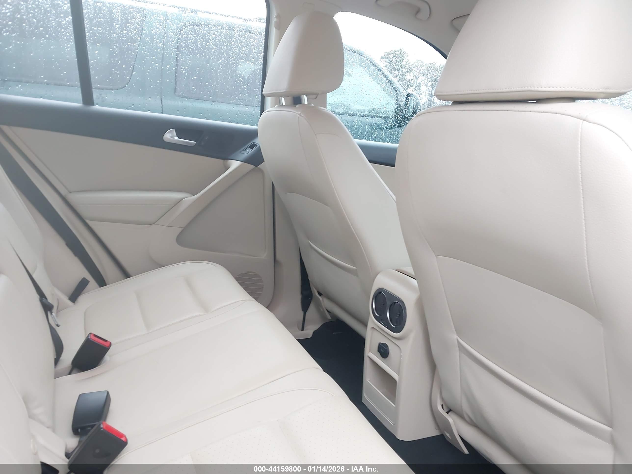 VOLKSWAGEN TIGUAN image 8