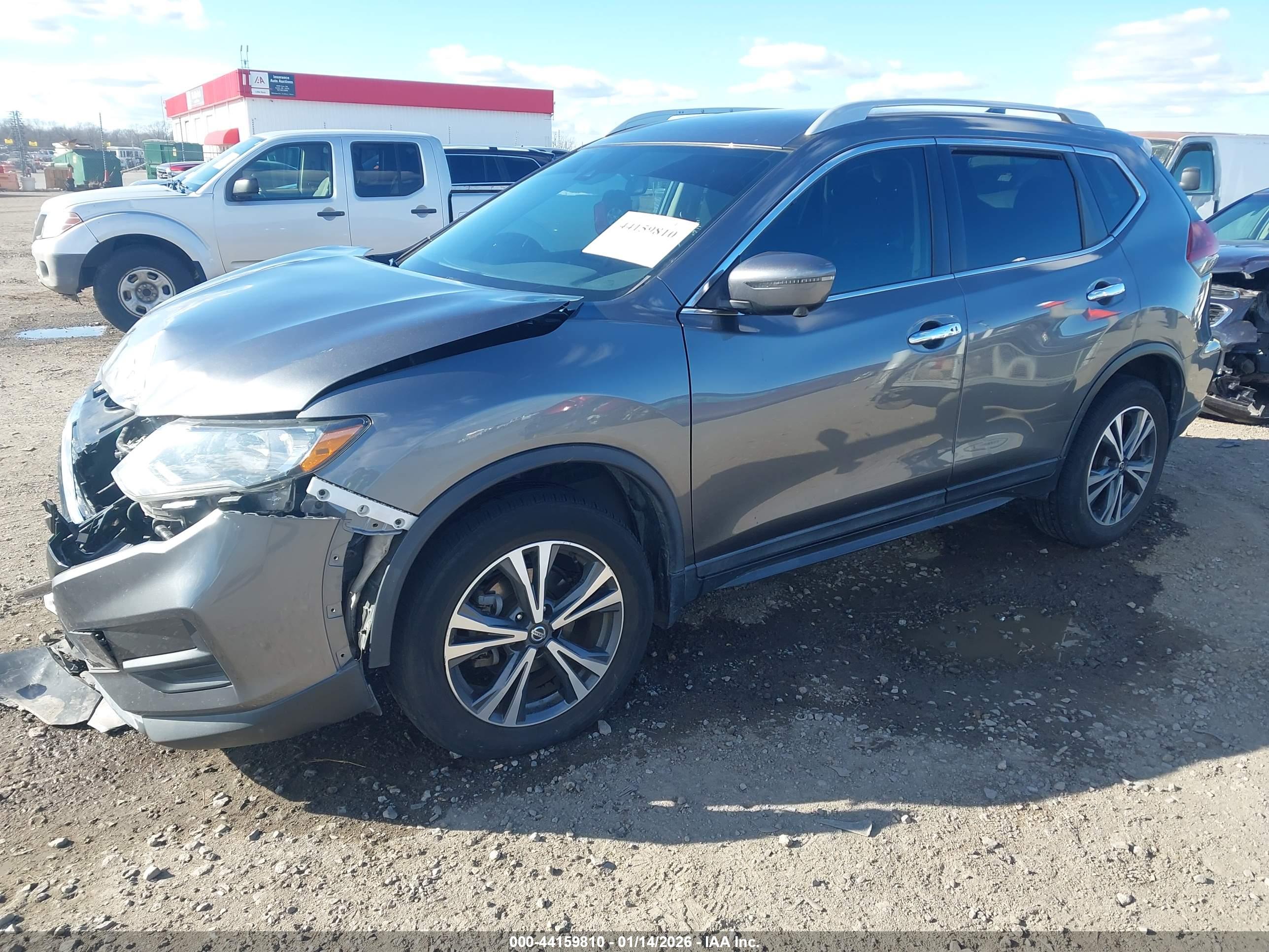 NISSAN ROGUE image 2