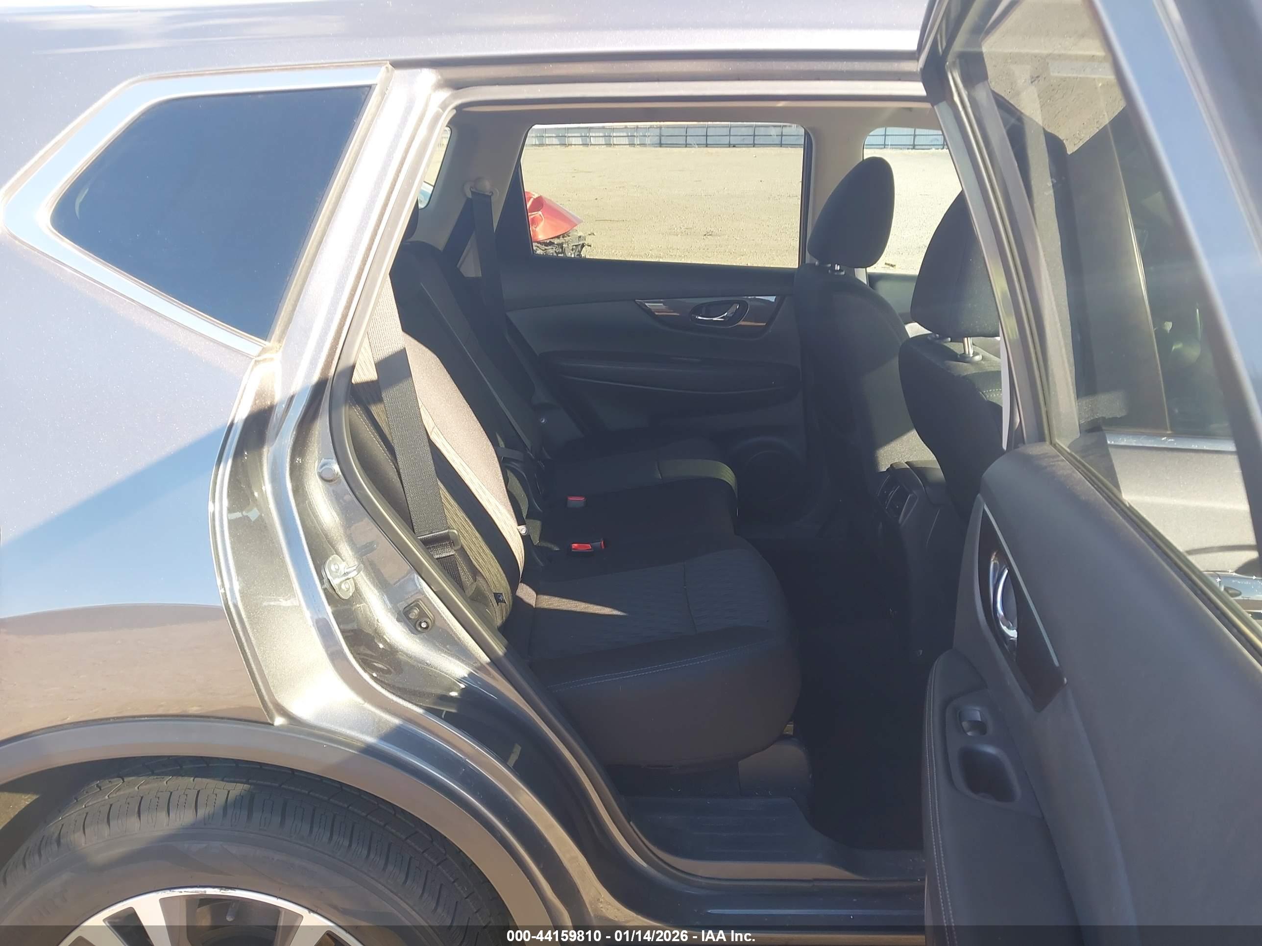 NISSAN ROGUE image 8