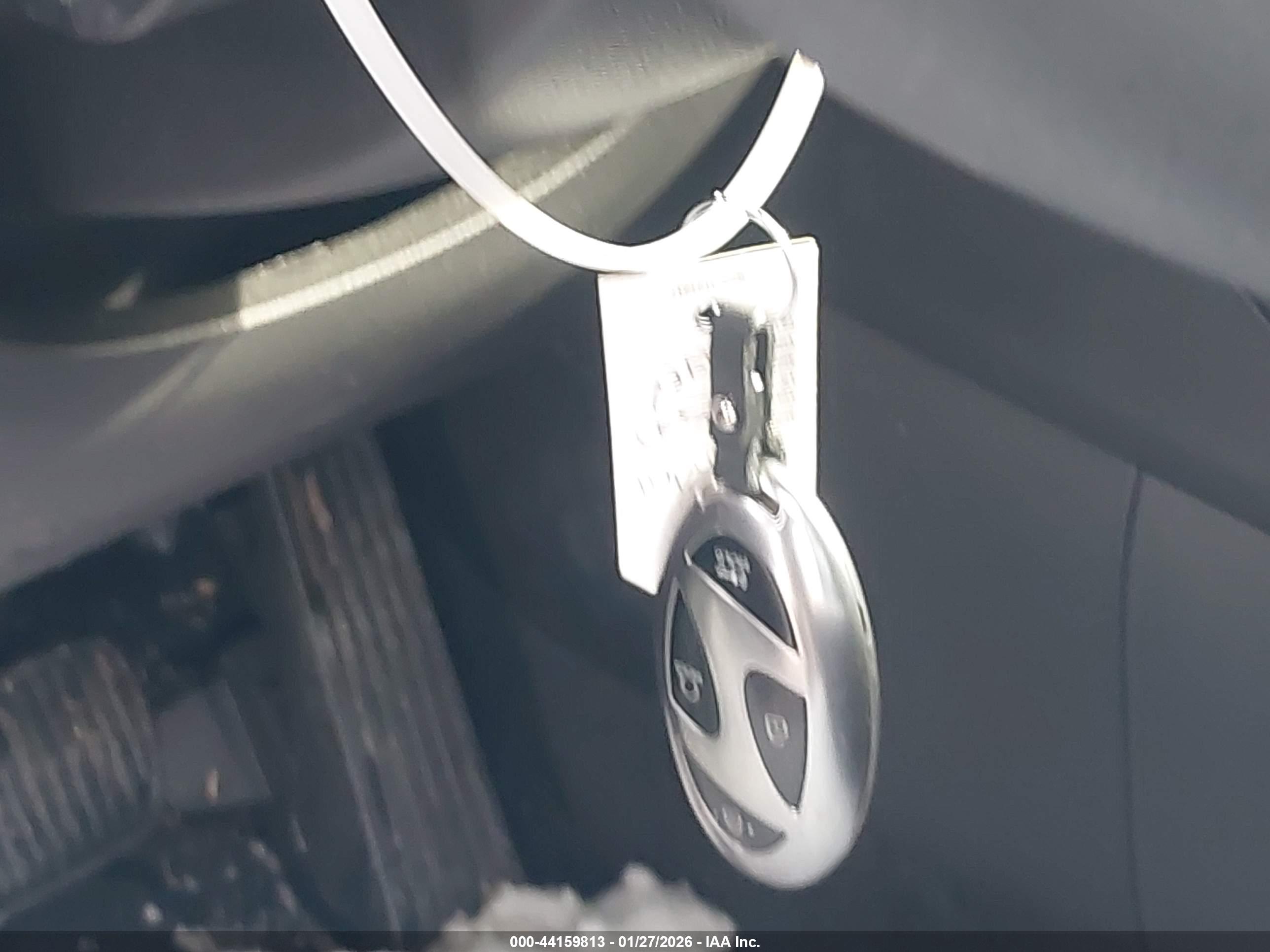 HYUNDAI TUCSON image 11