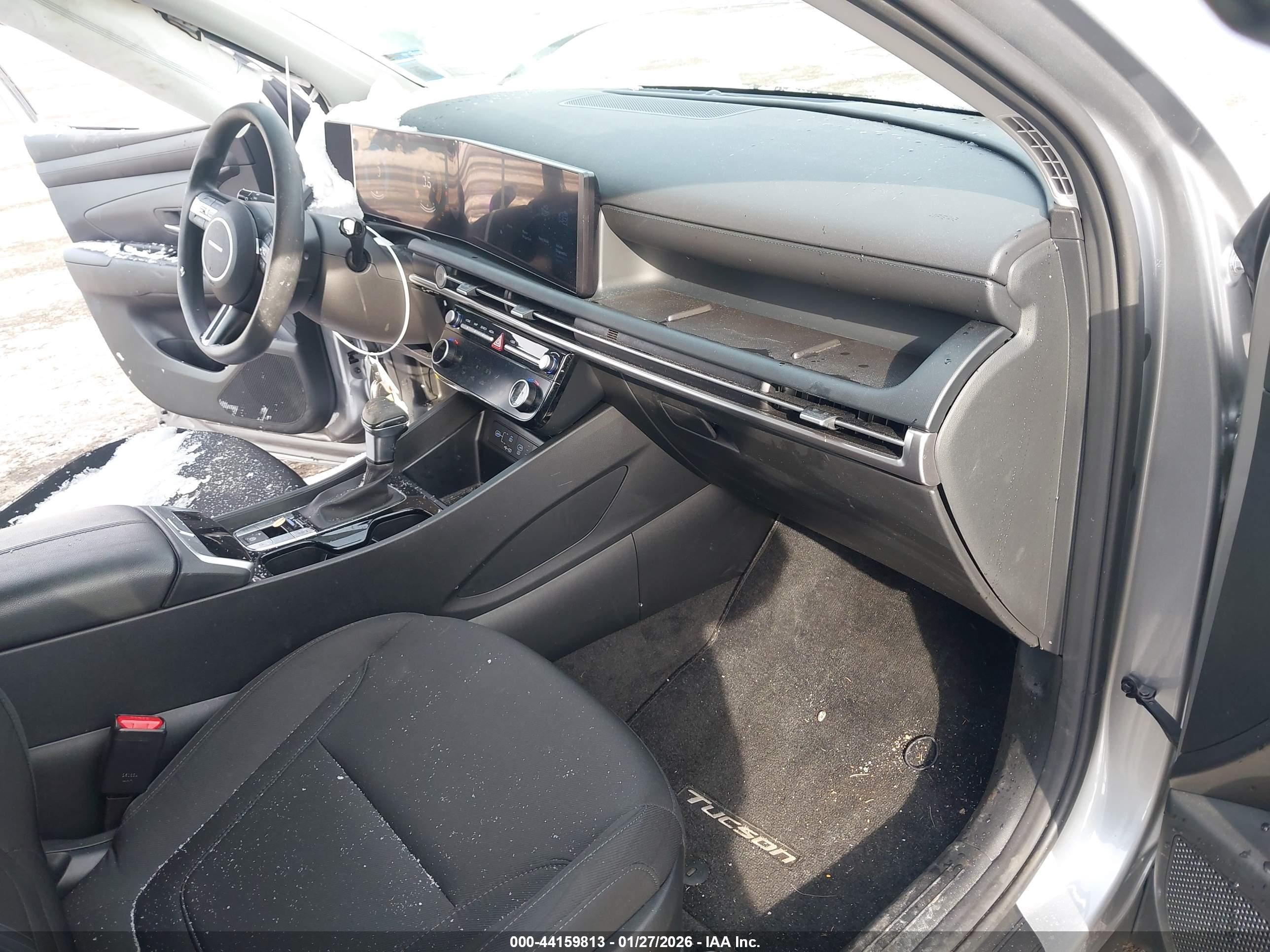 HYUNDAI TUCSON image 5