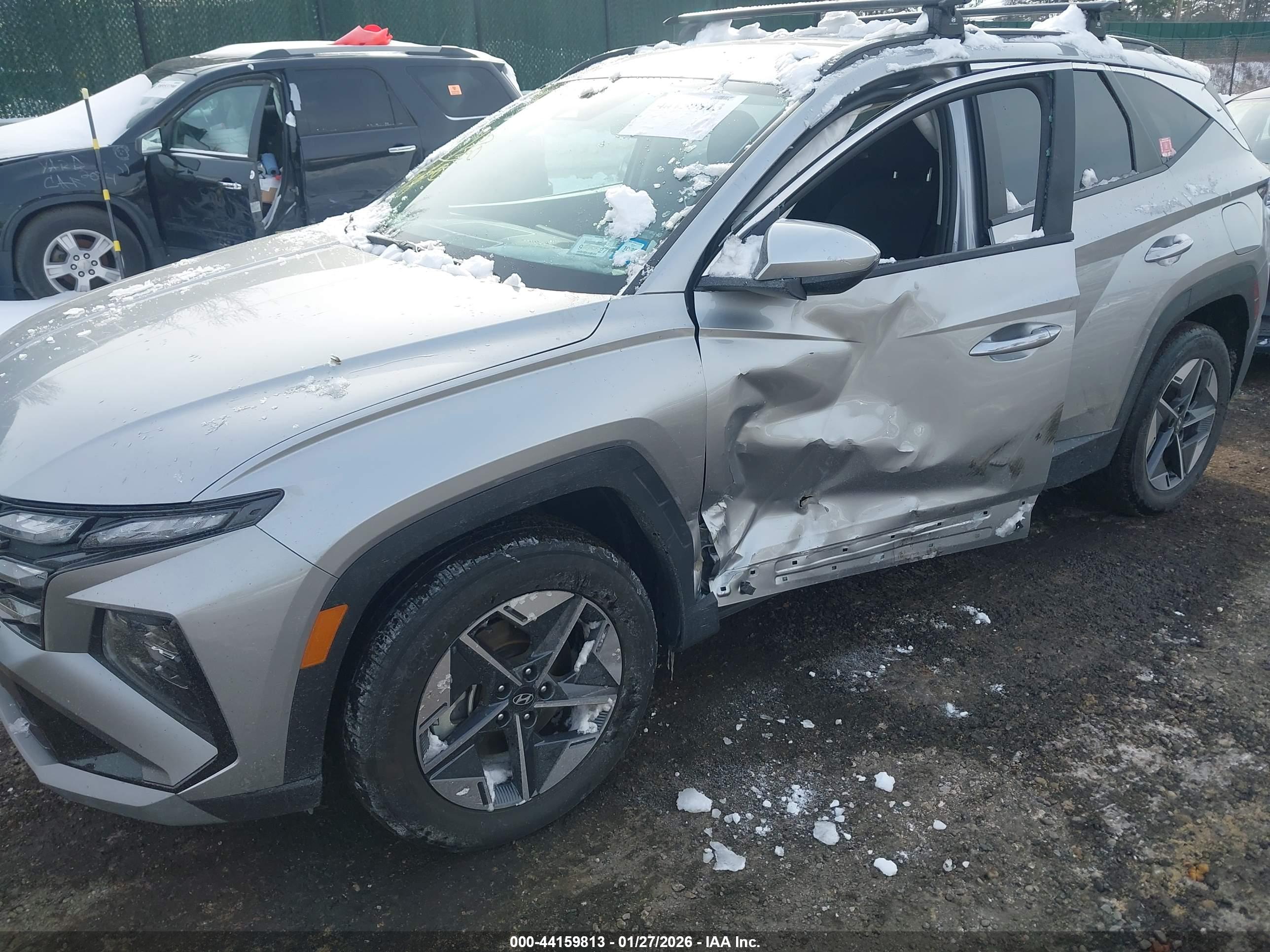 HYUNDAI TUCSON image 6