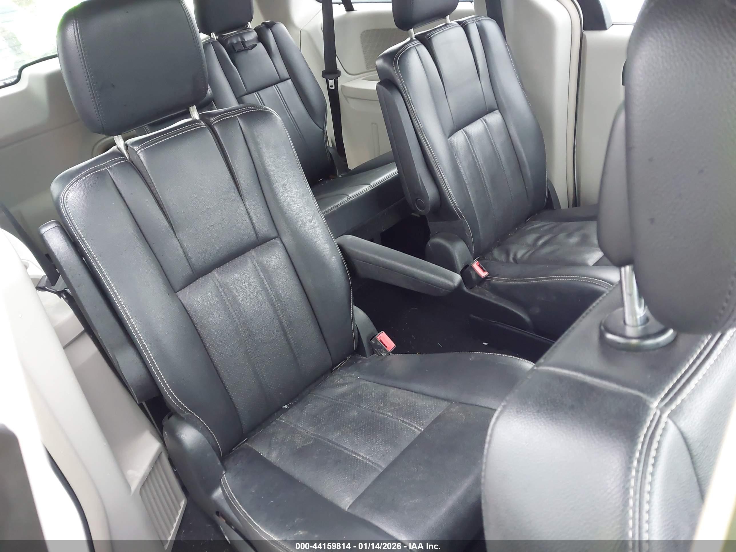 CHRYSLER TOWN image 8
