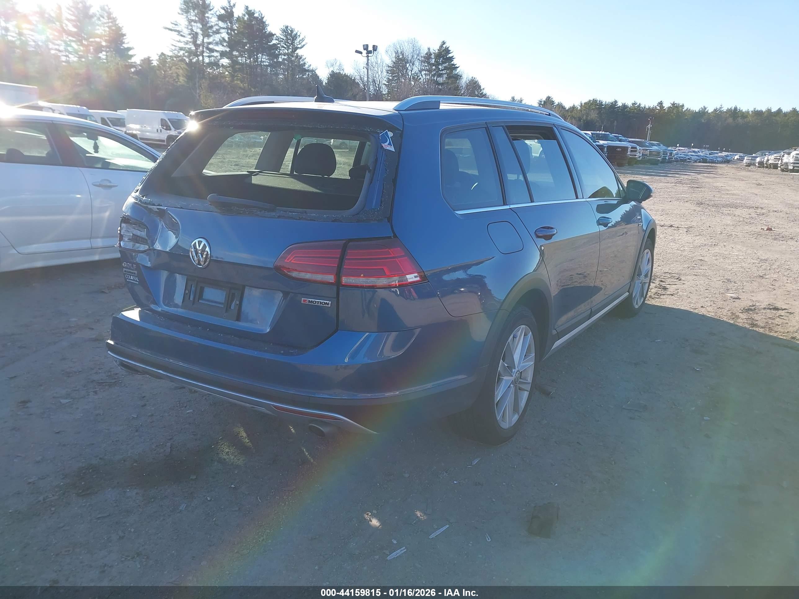 VOLKSWAGEN GOLF image 4