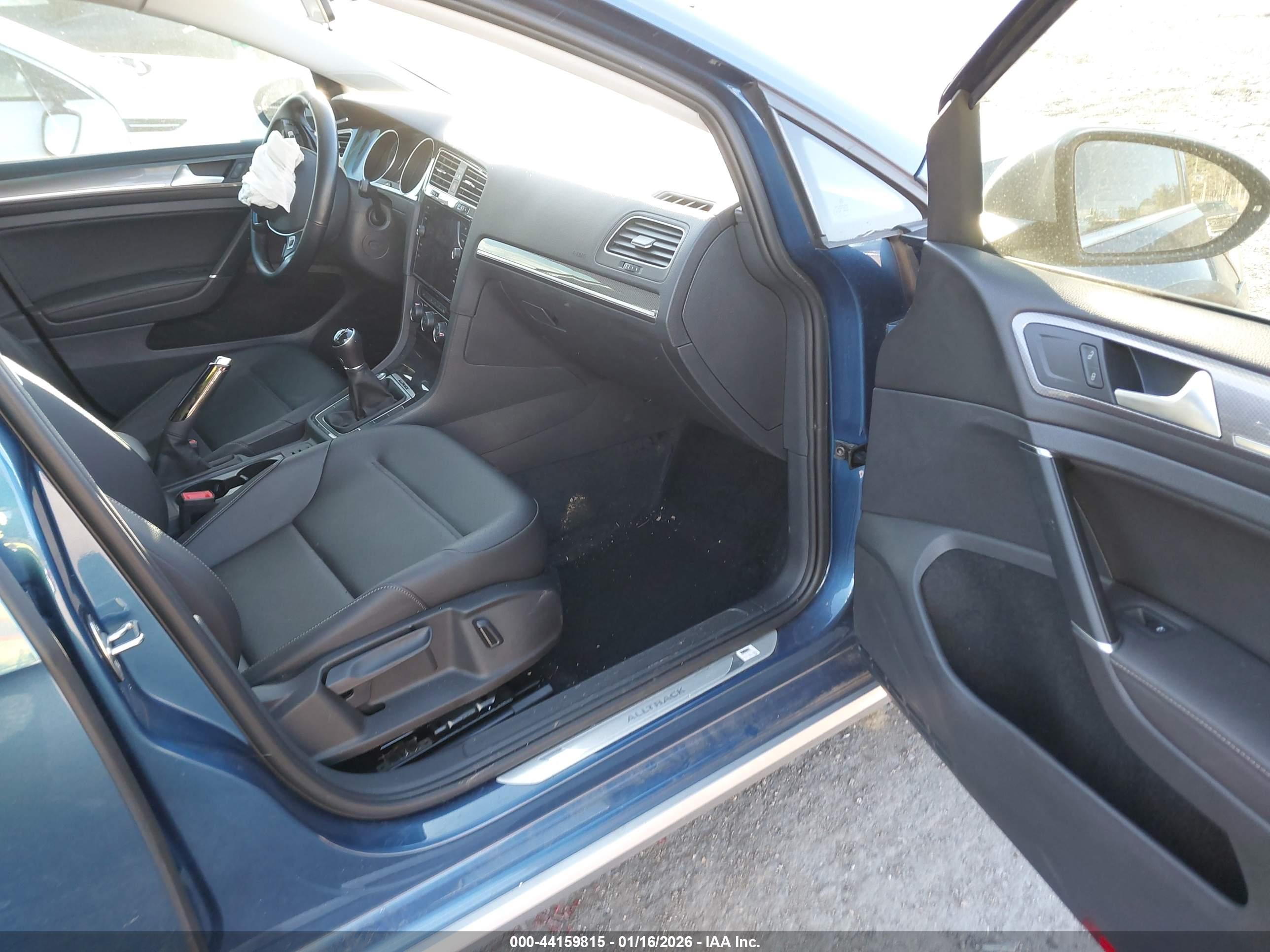 VOLKSWAGEN GOLF image 5