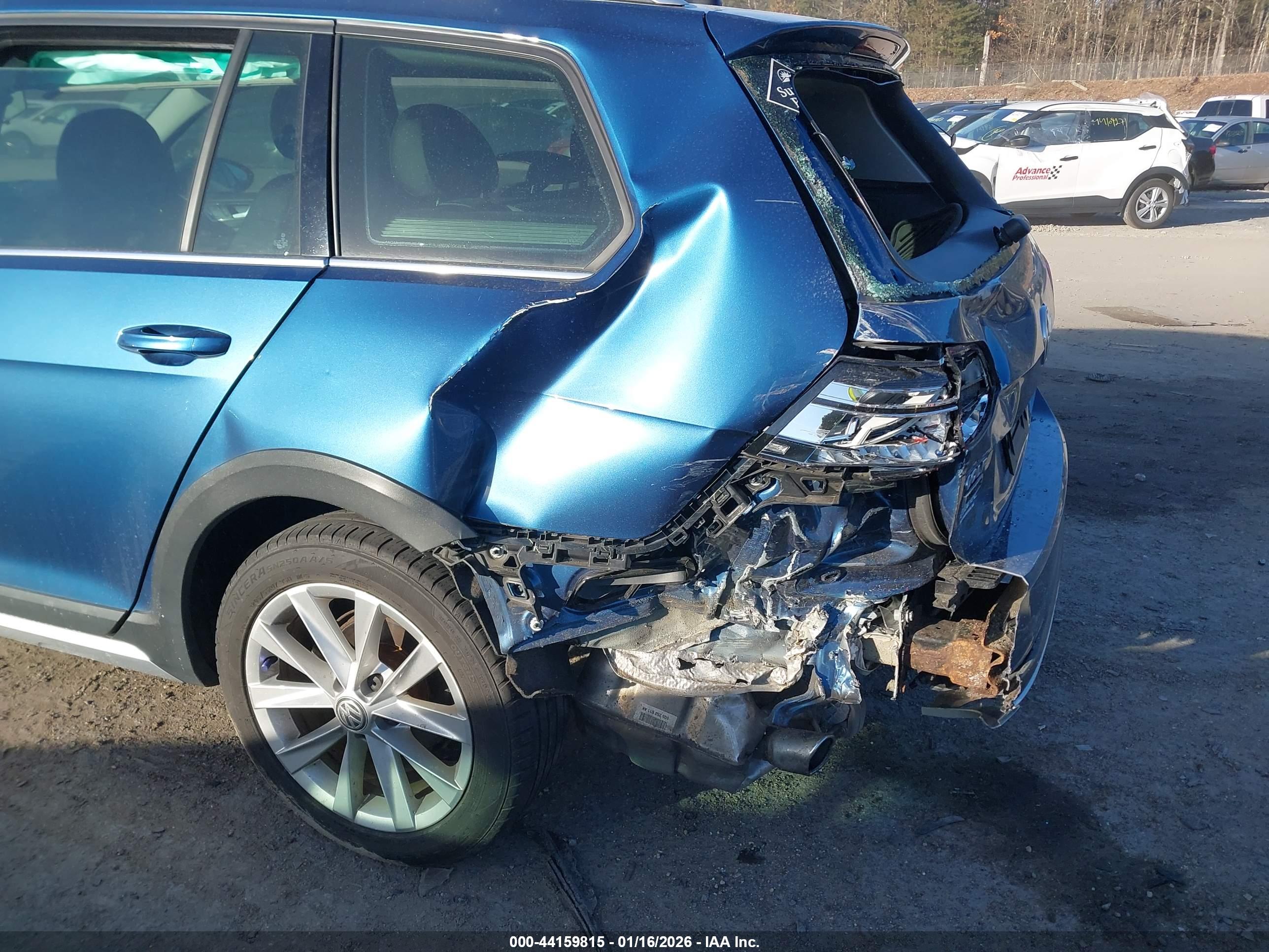 VOLKSWAGEN GOLF image 6