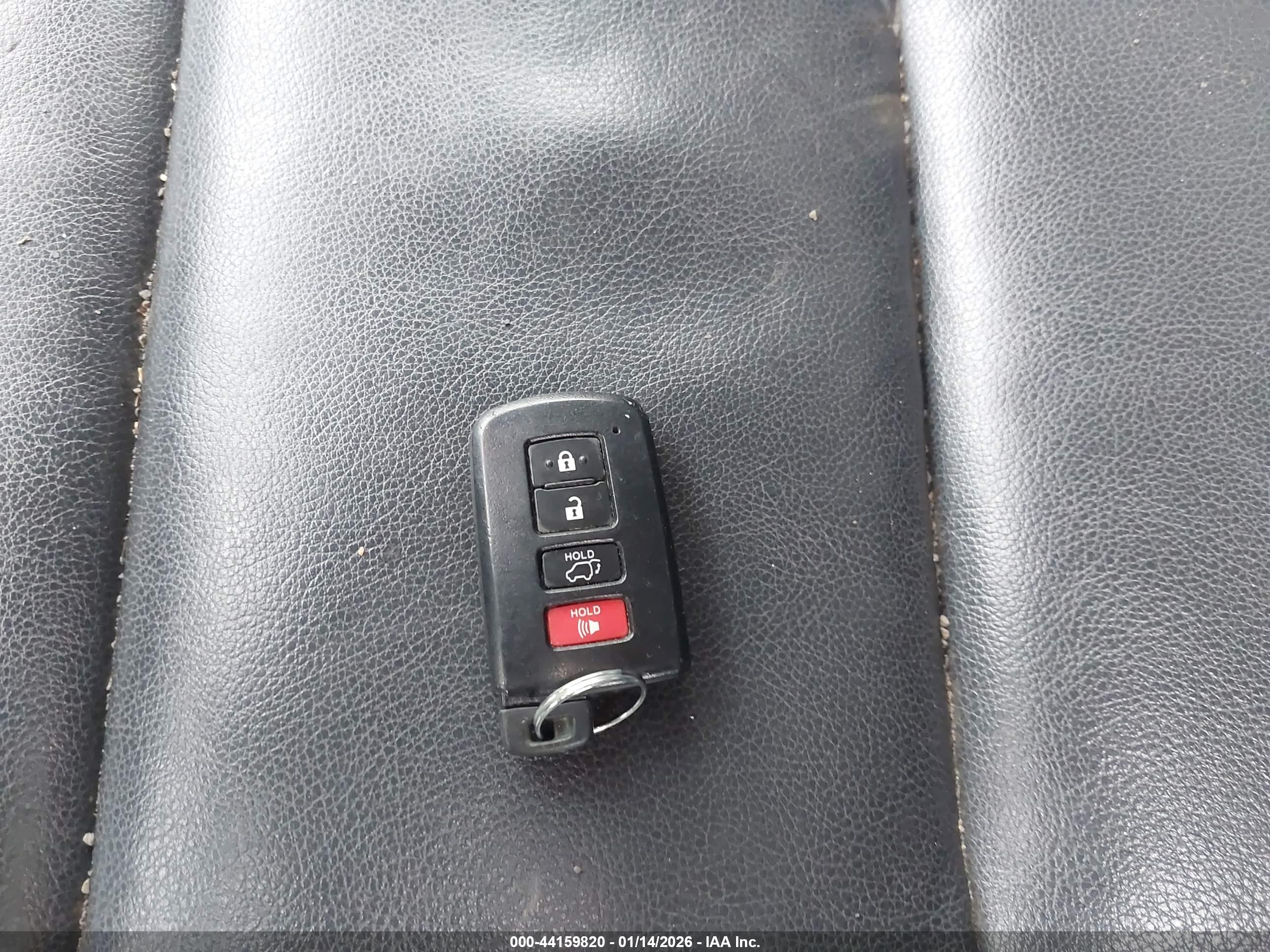 TOYOTA RAV4 image 11