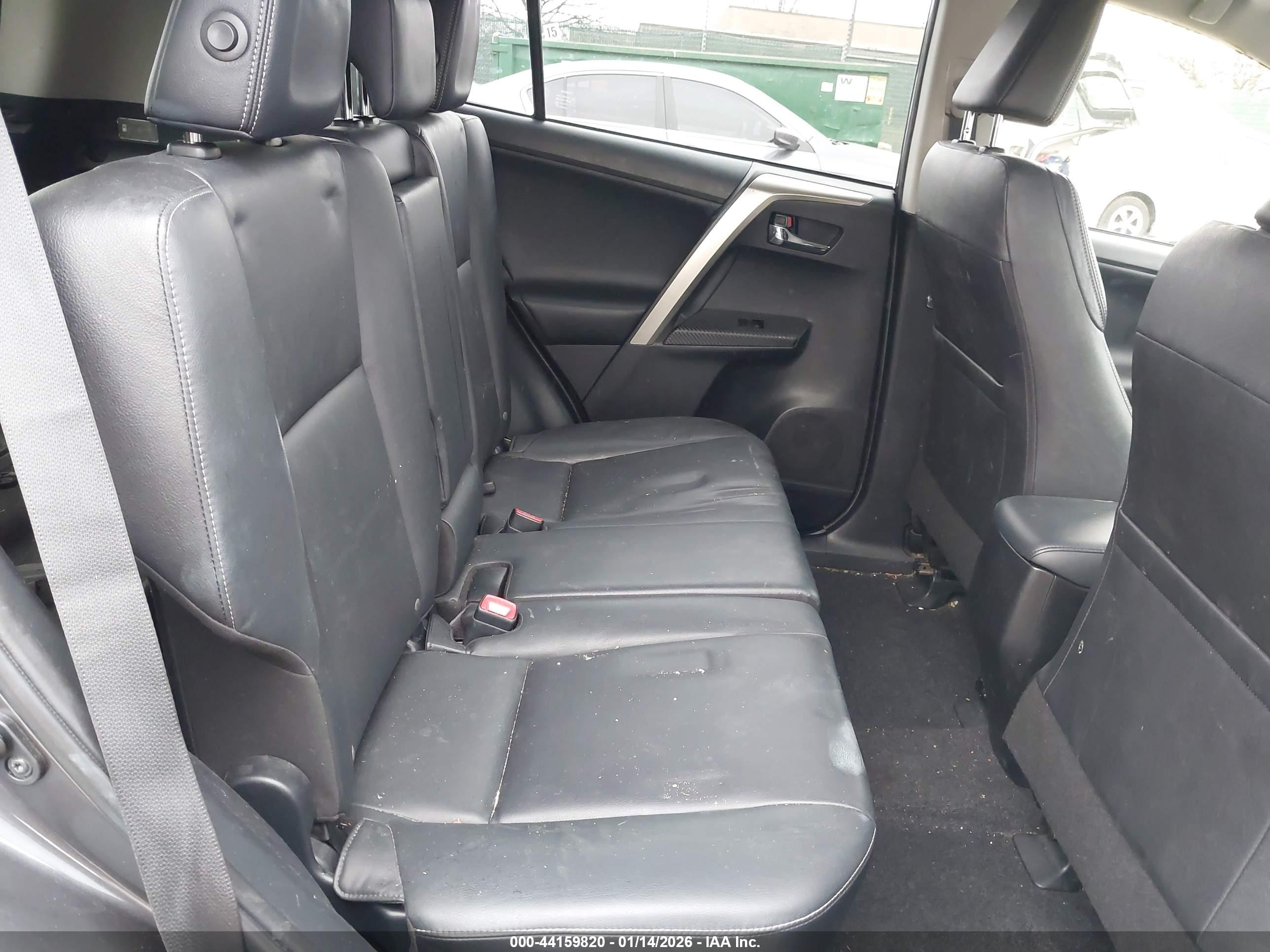 TOYOTA RAV4 image 8