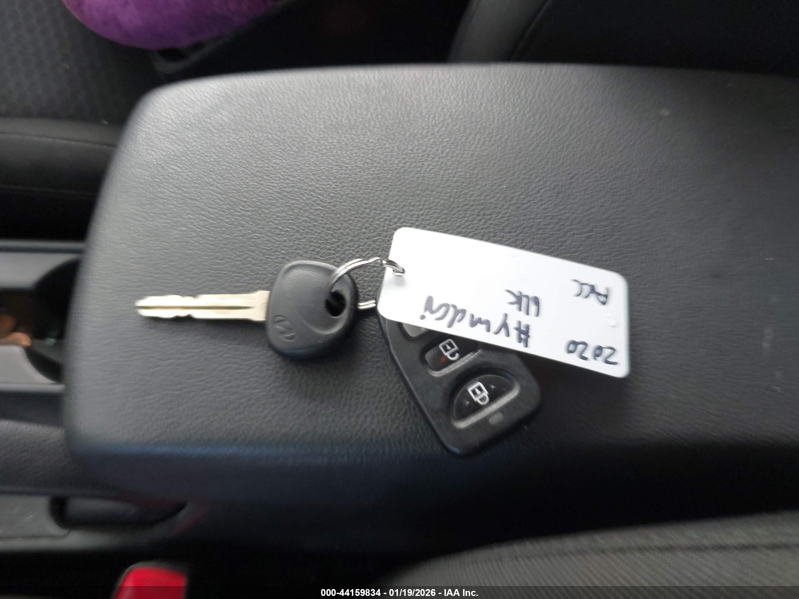 HYUNDAI ELANTRA image 11