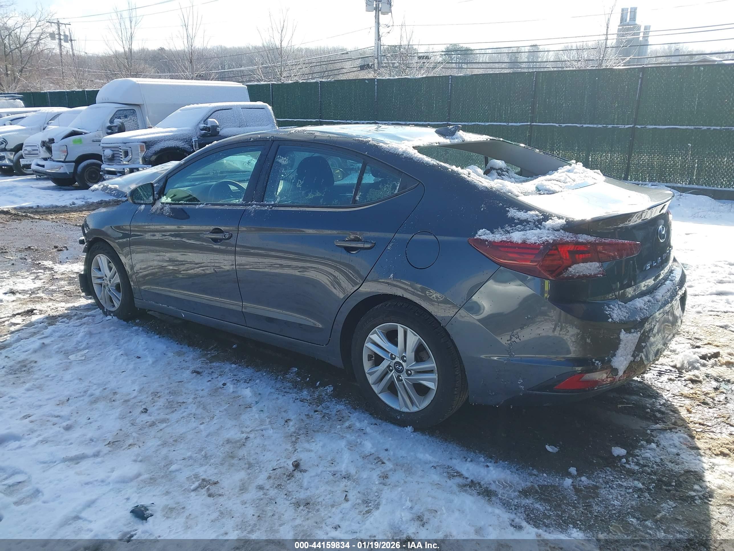HYUNDAI ELANTRA image 3
