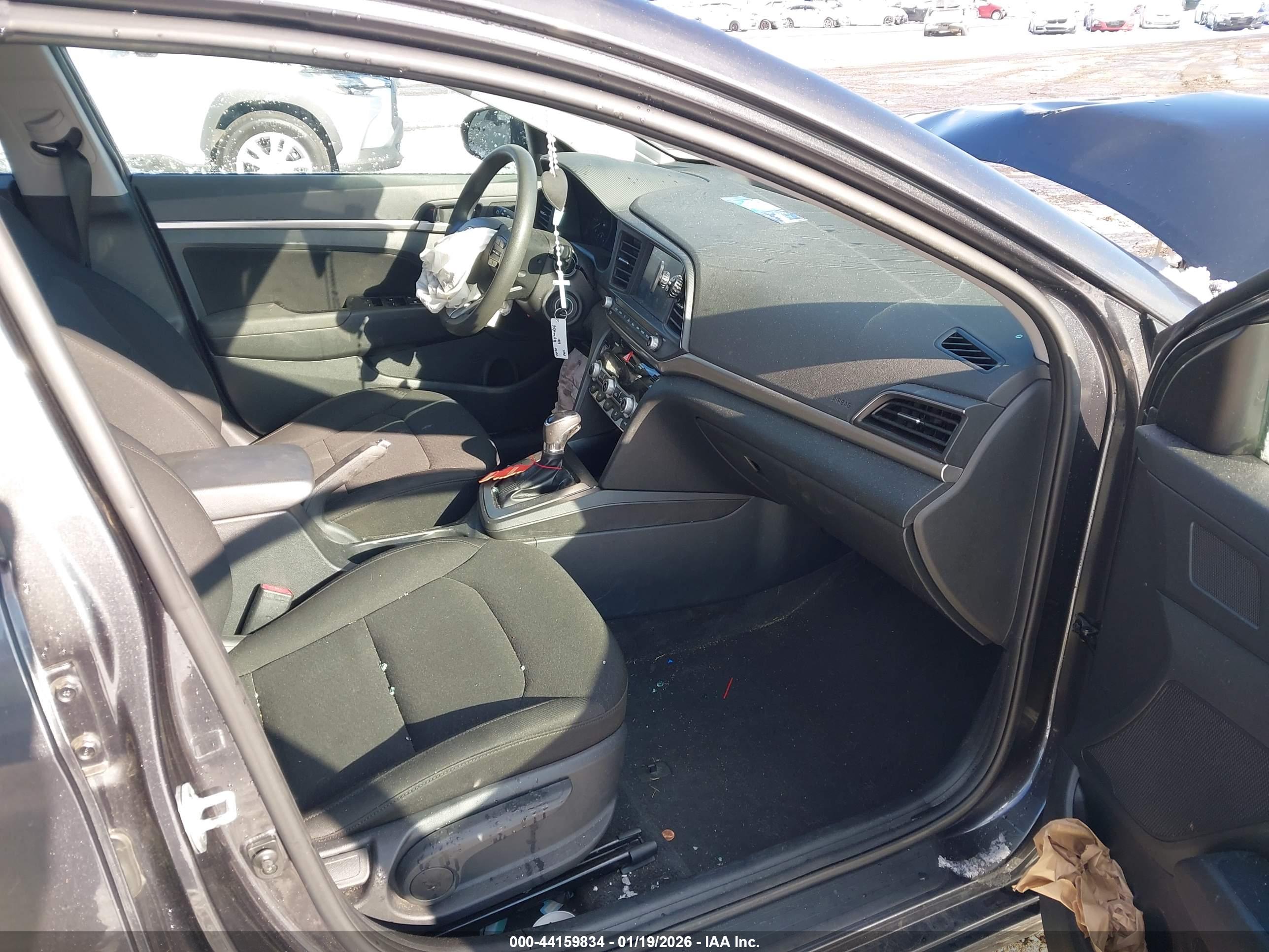 HYUNDAI ELANTRA image 5