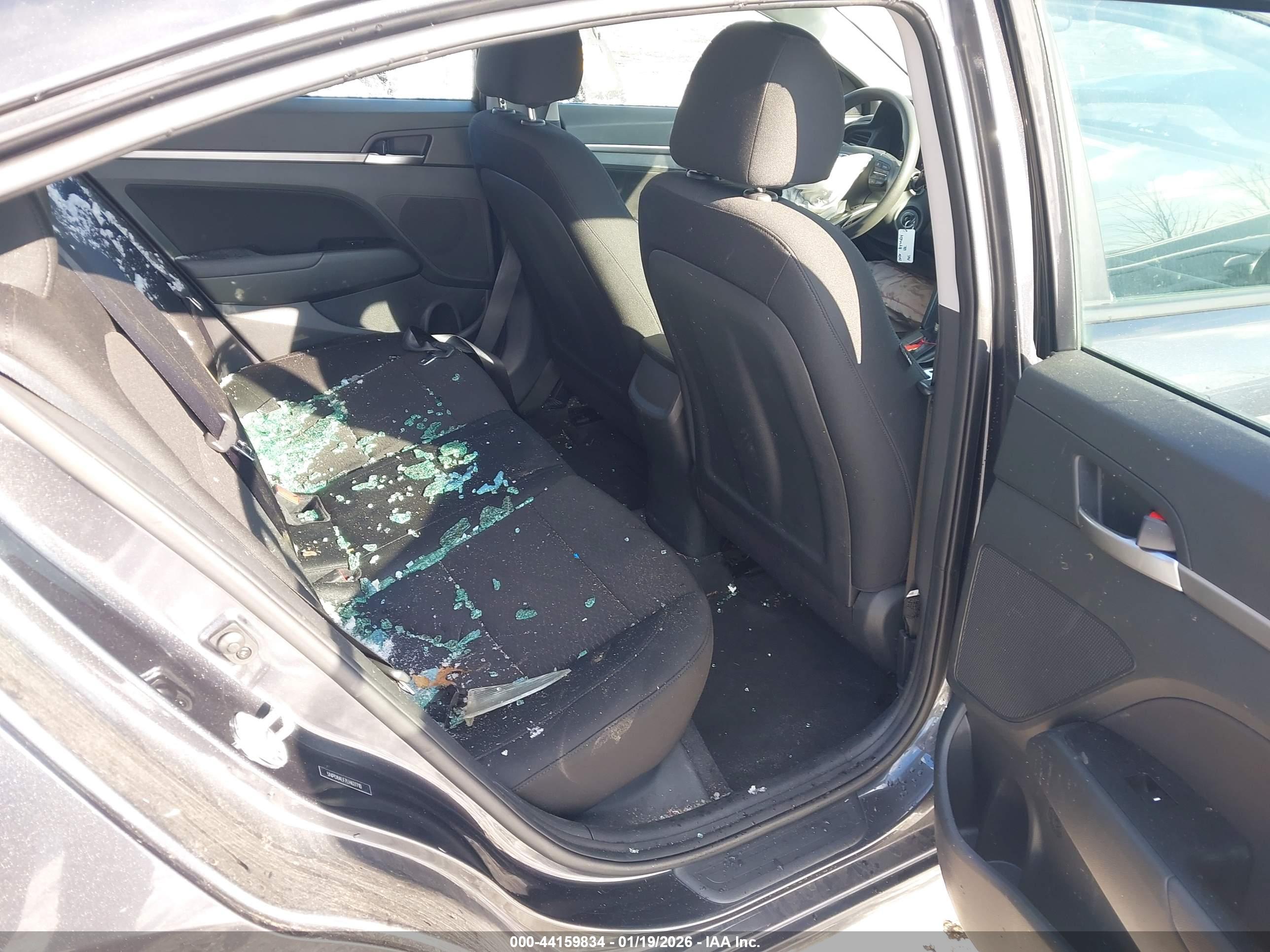 HYUNDAI ELANTRA image 8