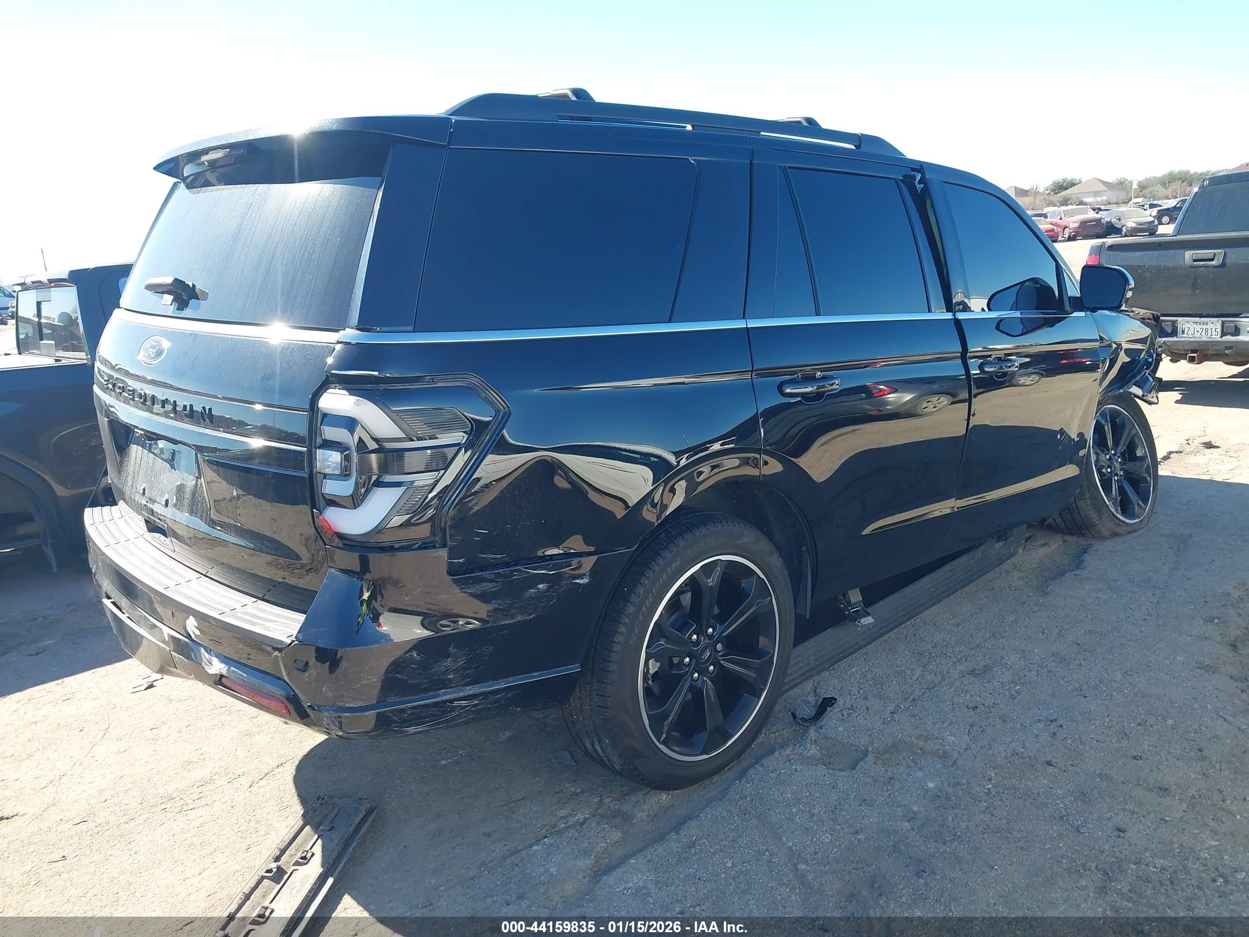 FORD EXPEDITION image 4