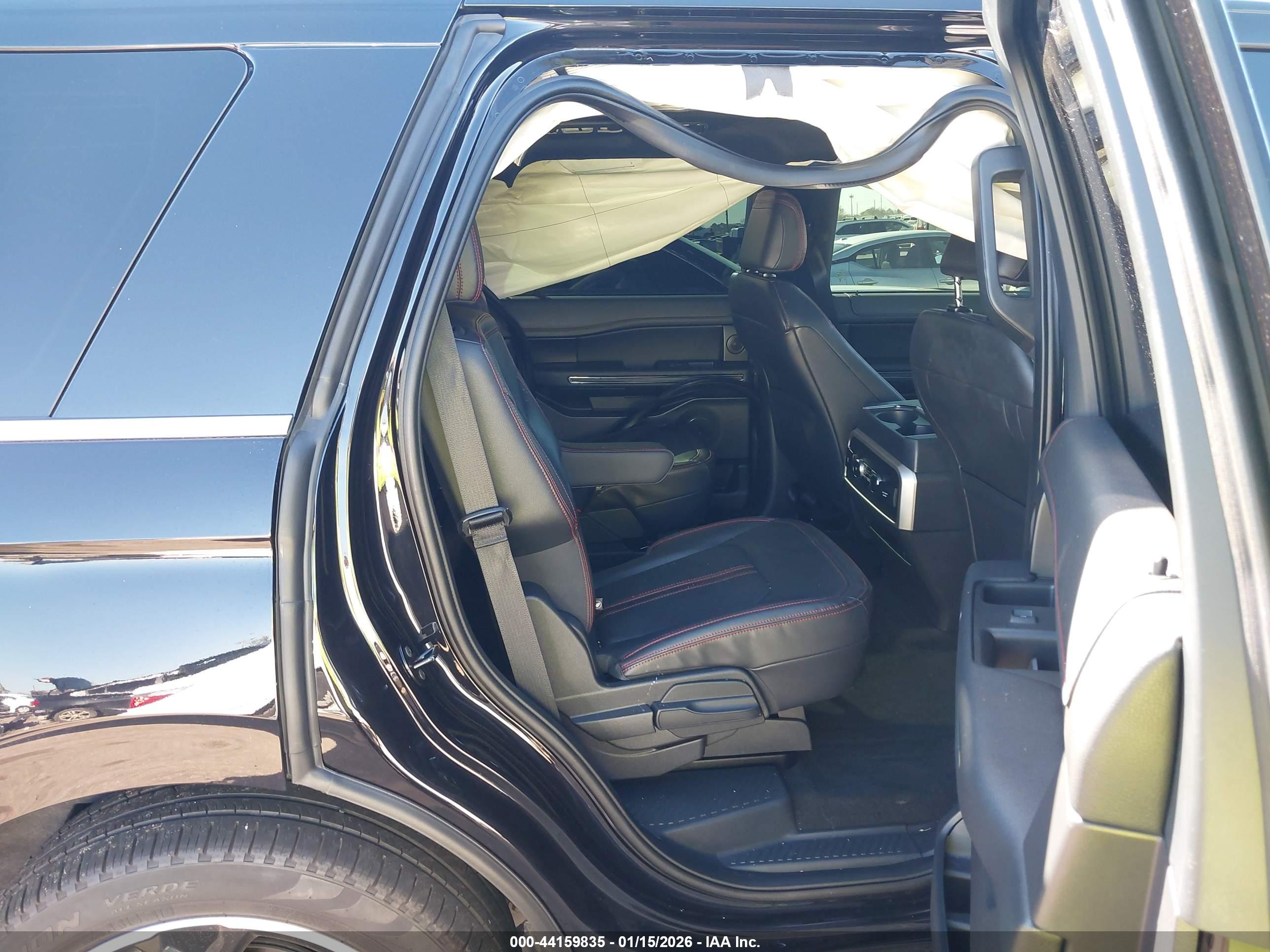 FORD EXPEDITION image 8