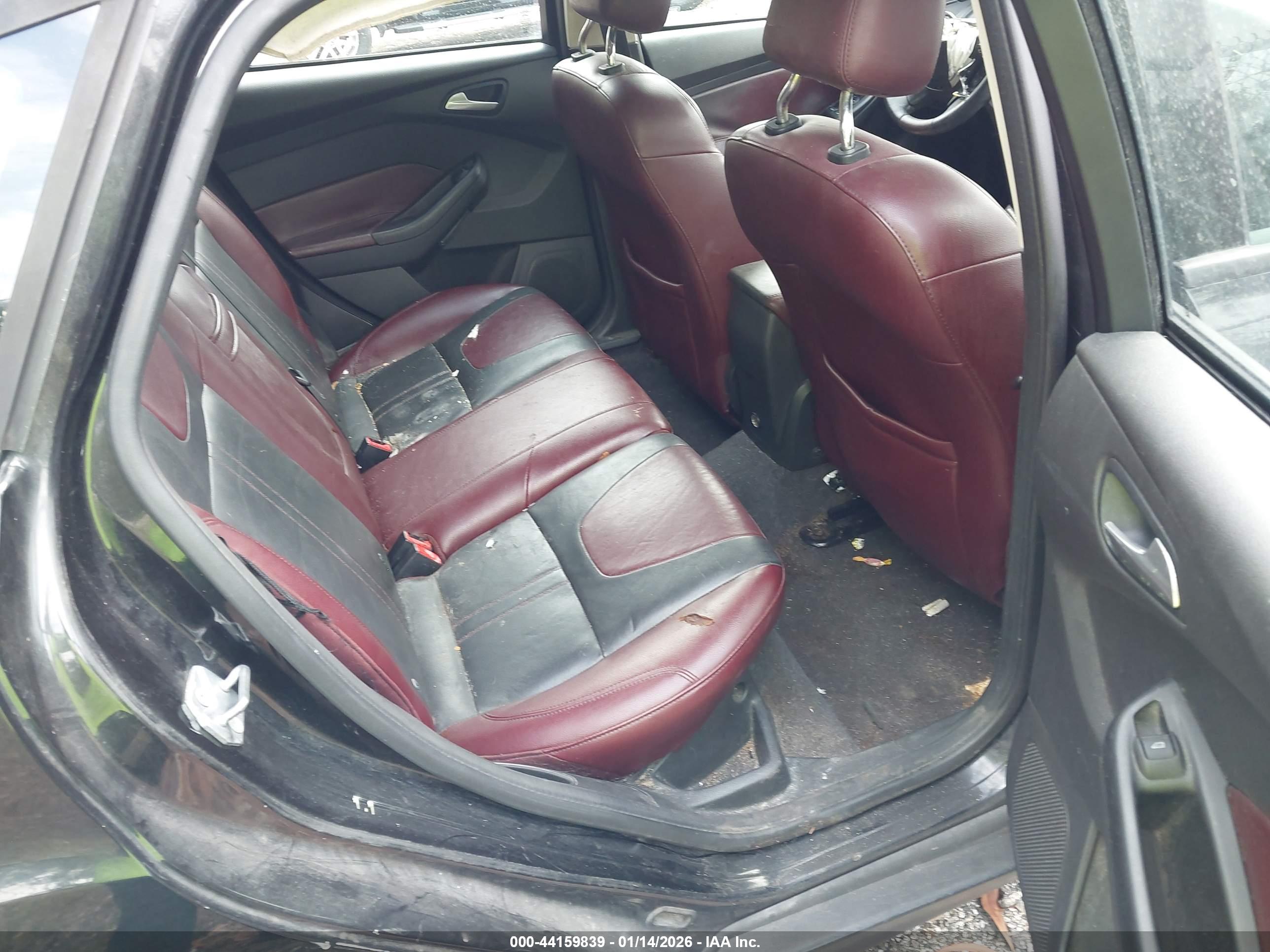 FORD FOCUS image 8