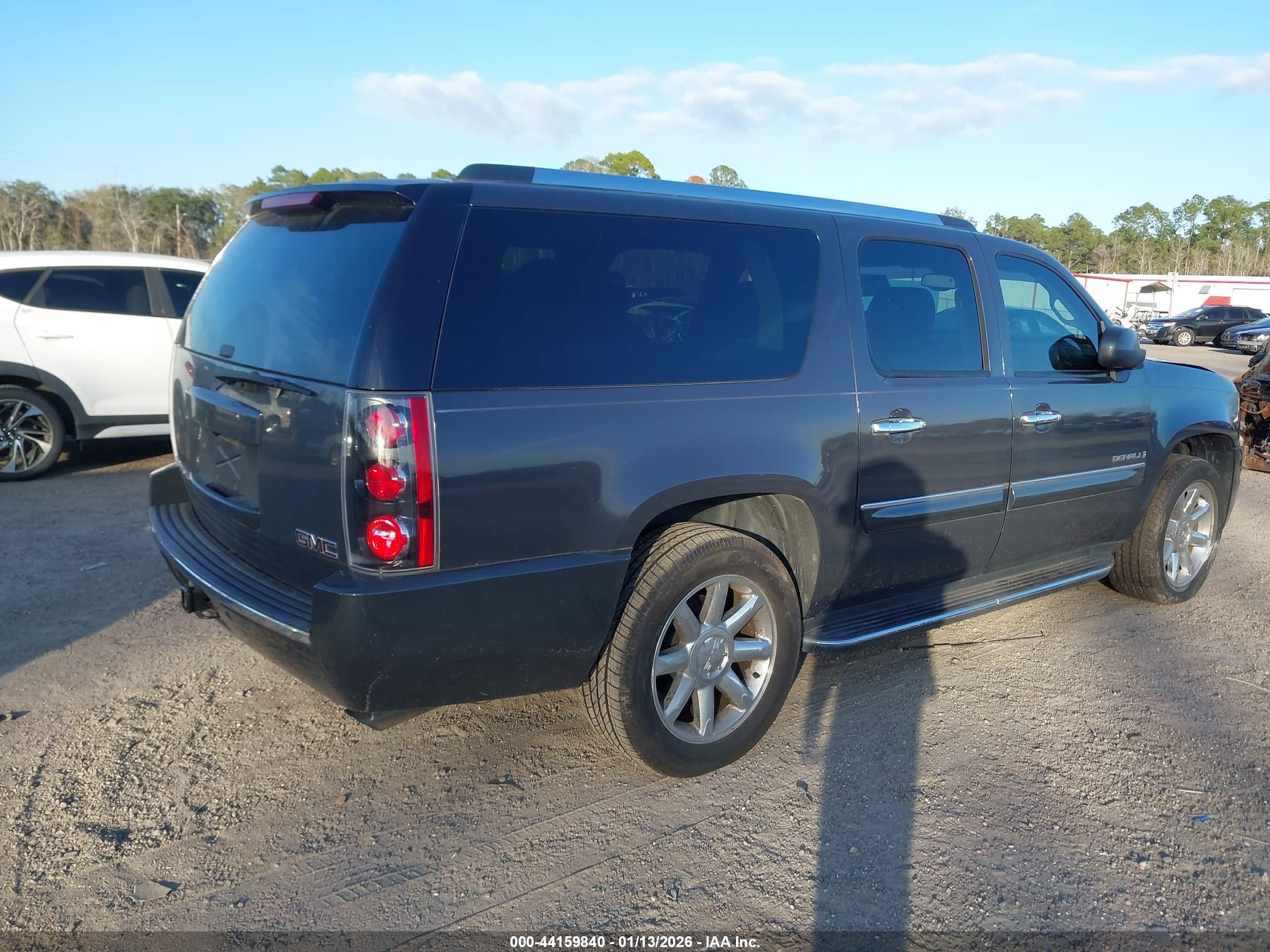 GMC YUKON image 4