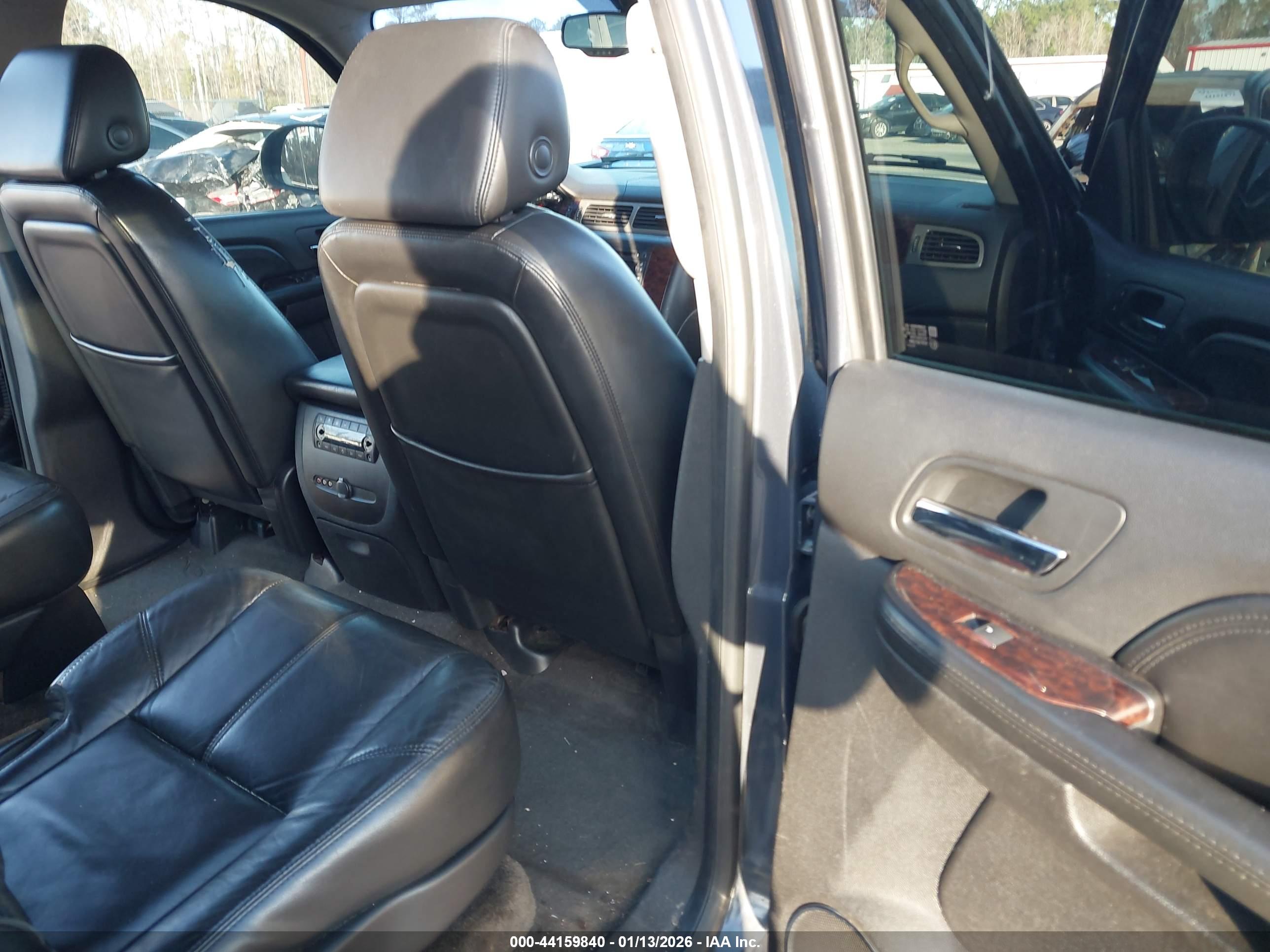 GMC YUKON image 8