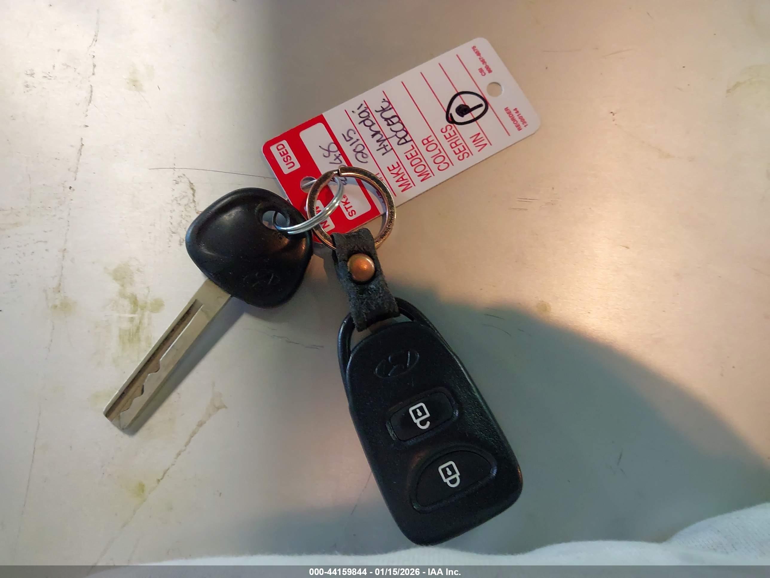 HYUNDAI ACCENT image 11