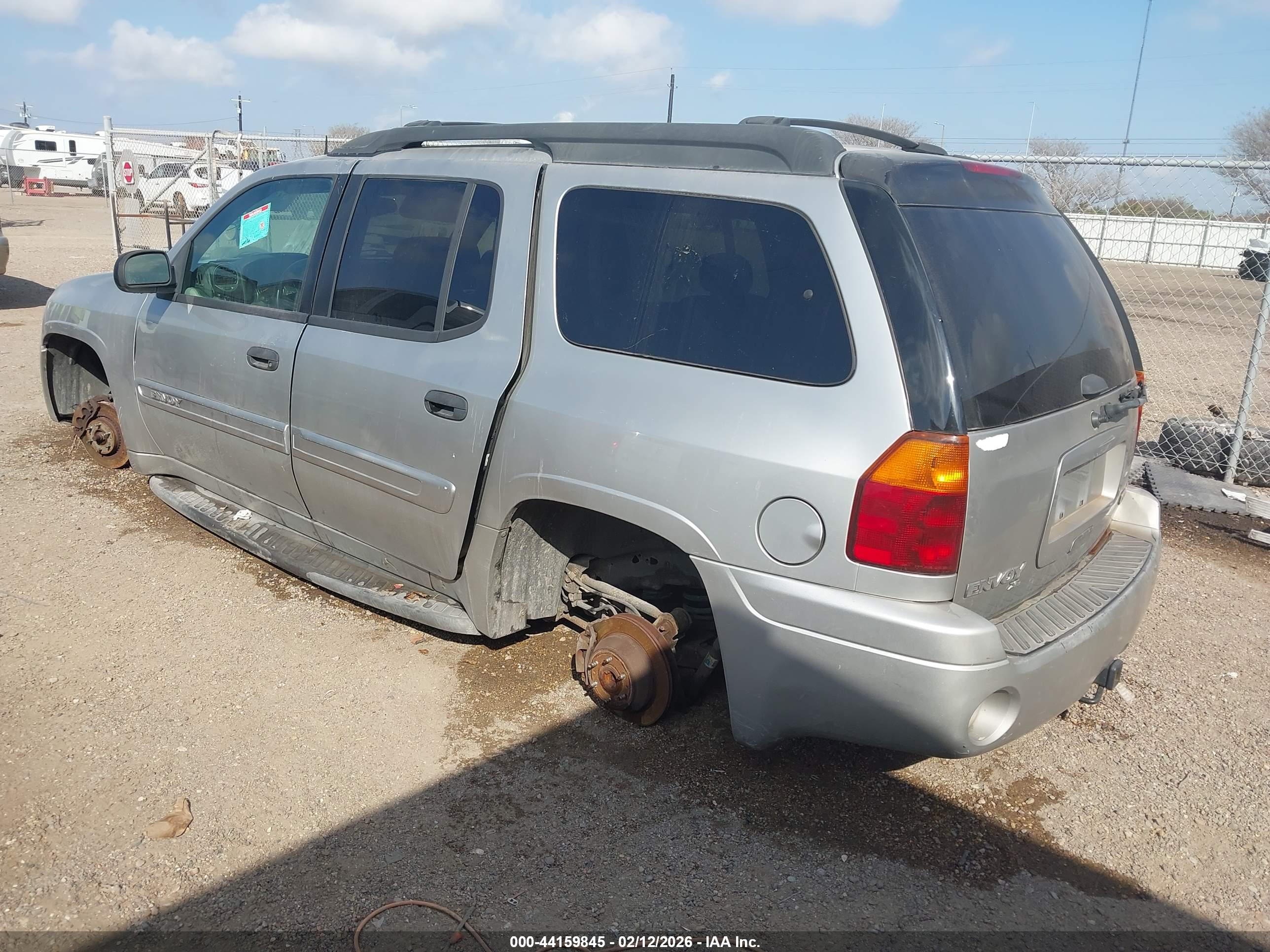 GMC ENVOY image 3