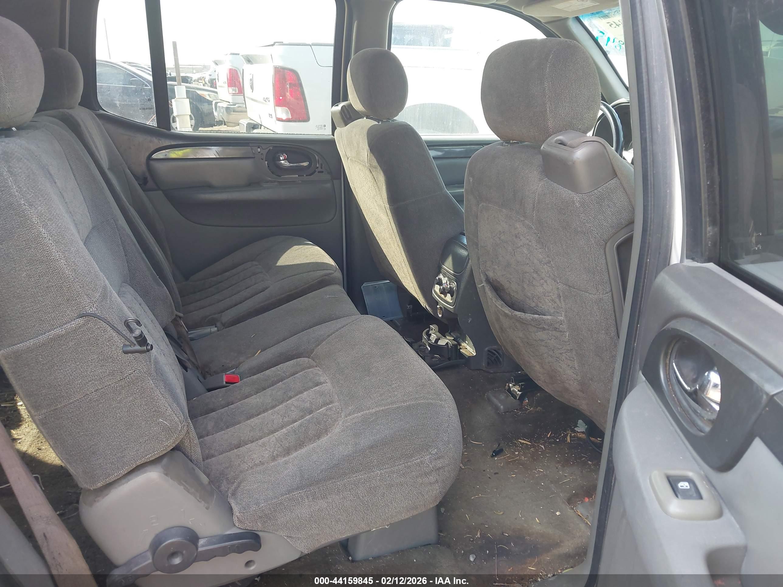 GMC ENVOY image 8