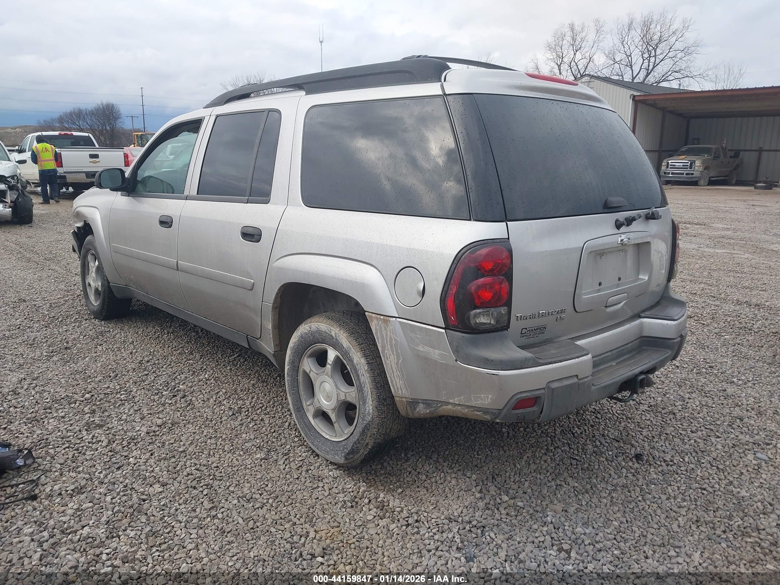 CHEVROLET TRAILBLAZER image 3