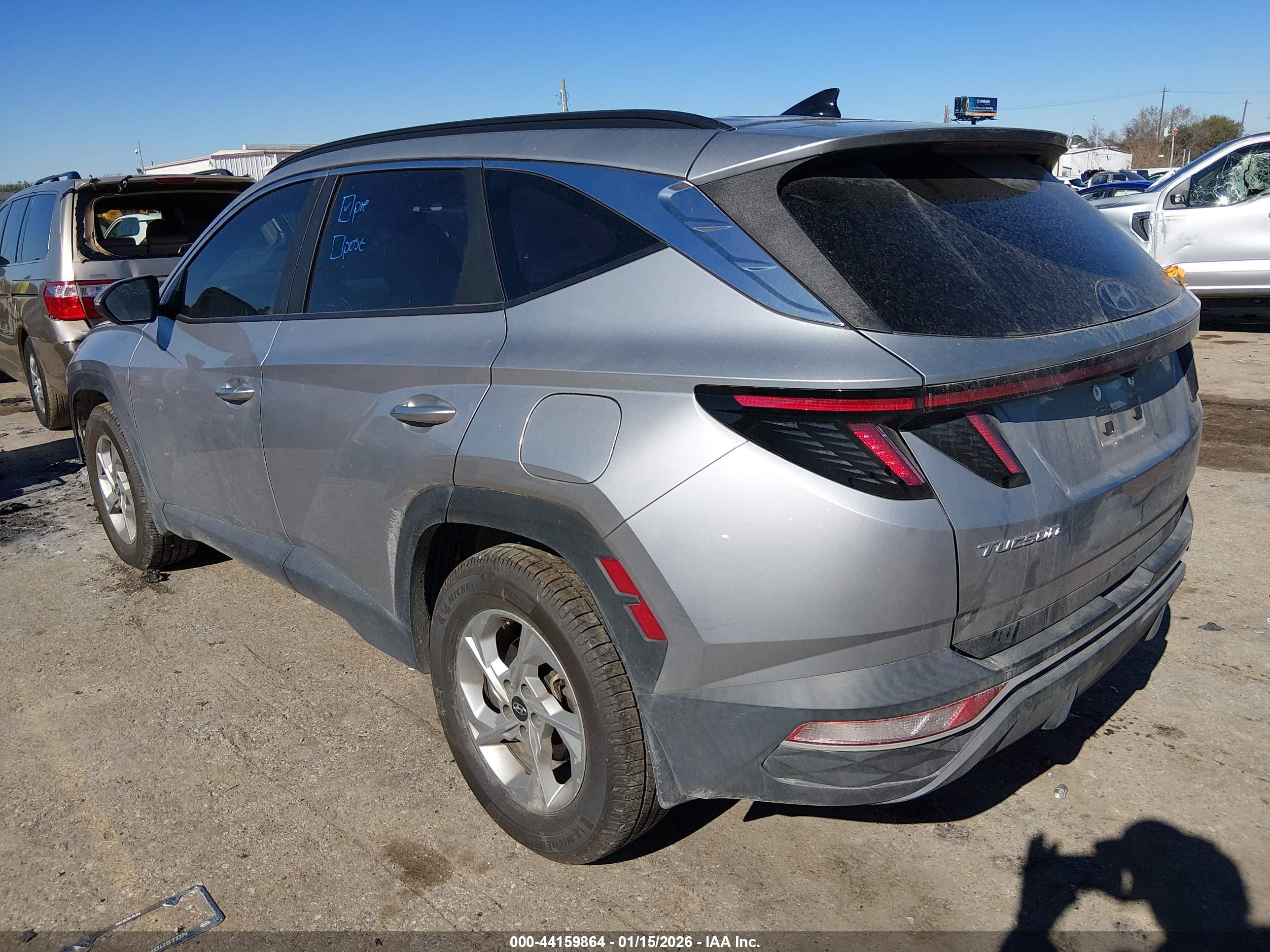 HYUNDAI TUCSON image 3