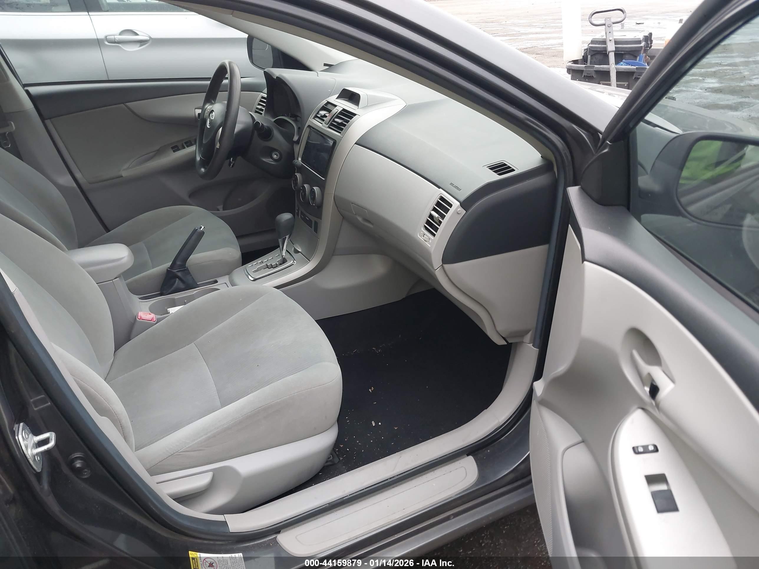 TOYOTA COROLLA image 5