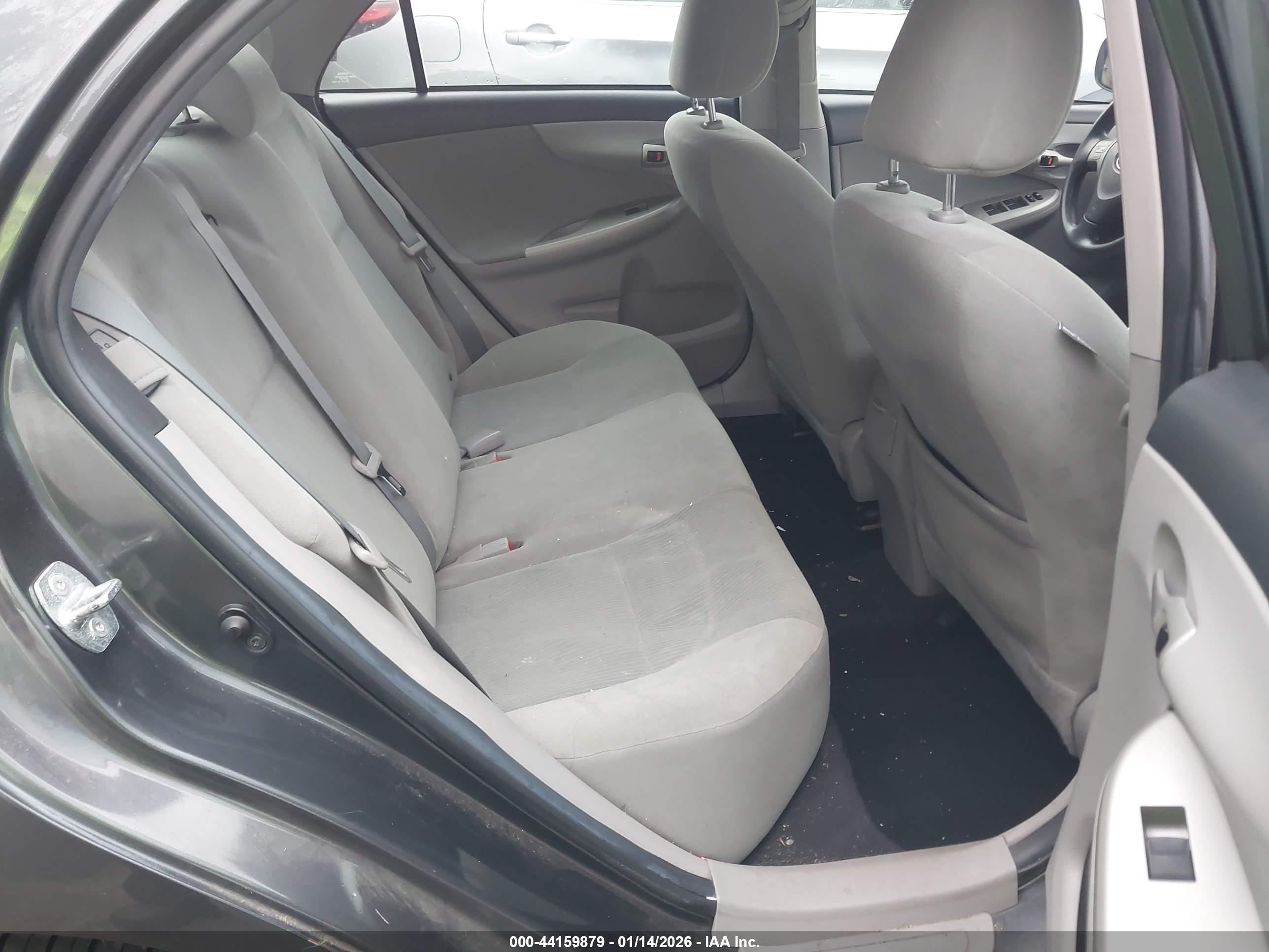 TOYOTA COROLLA image 8