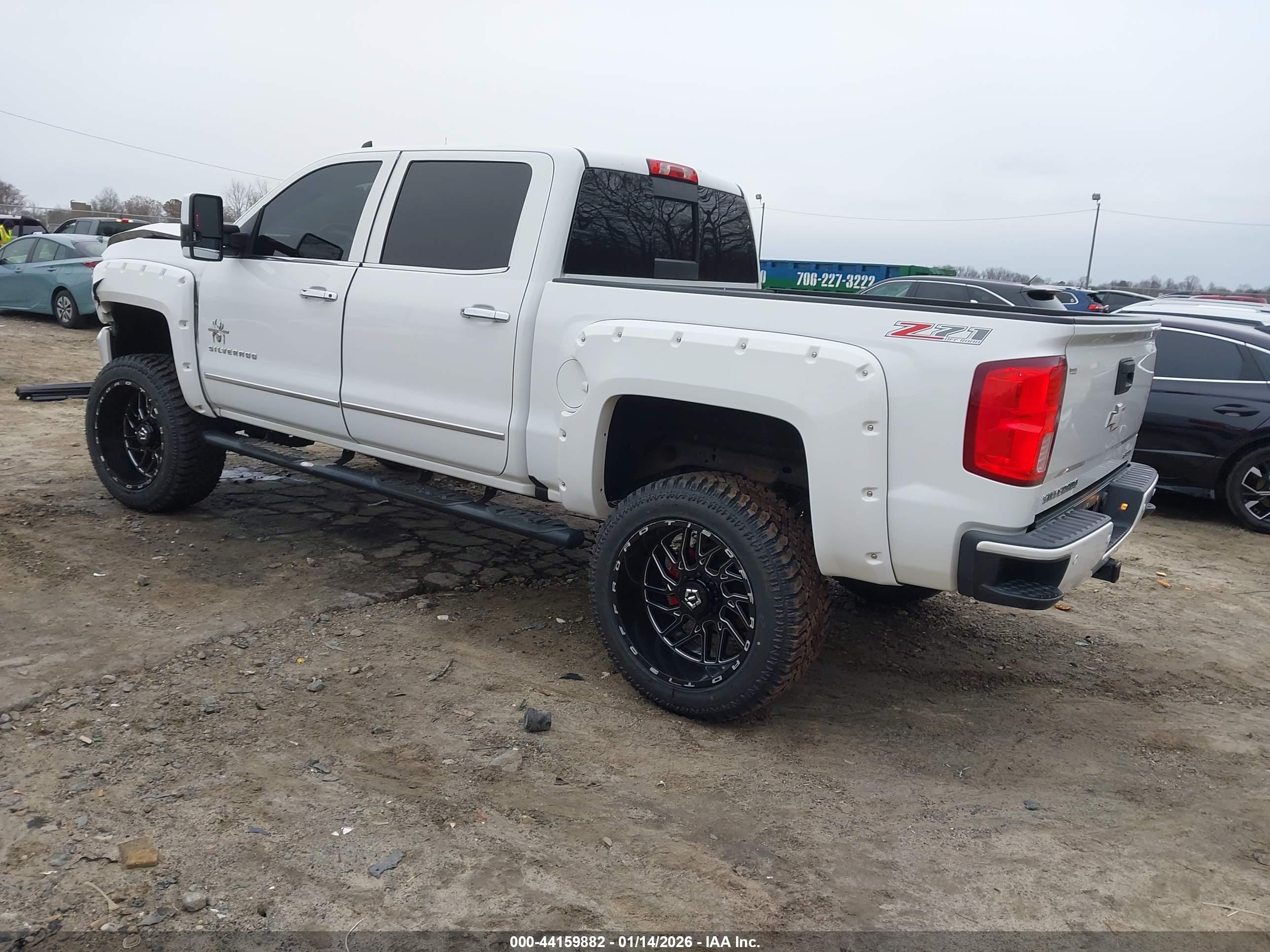 CHEVROLET SILVERADO image 3