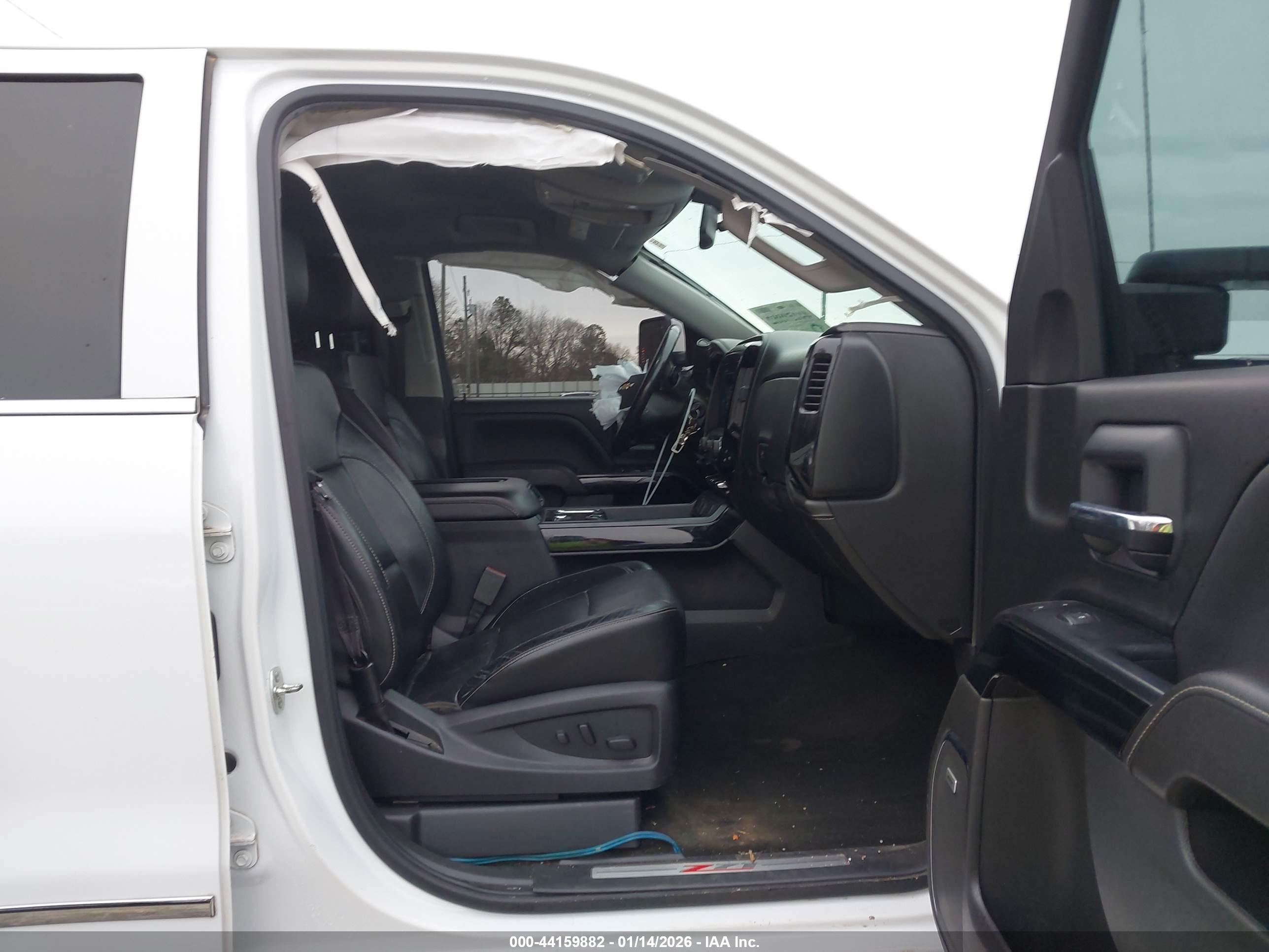 CHEVROLET SILVERADO image 5