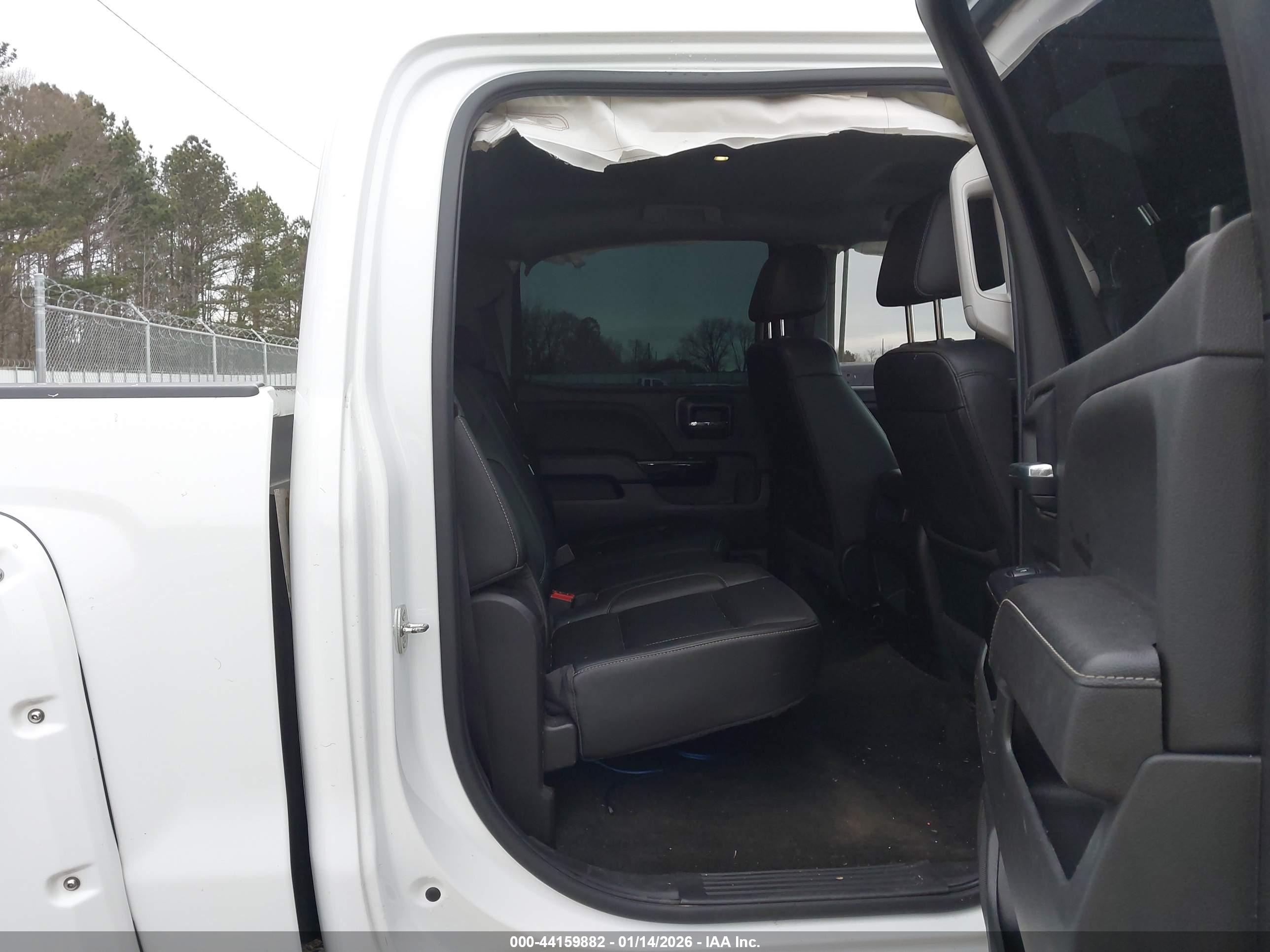 CHEVROLET SILVERADO image 8