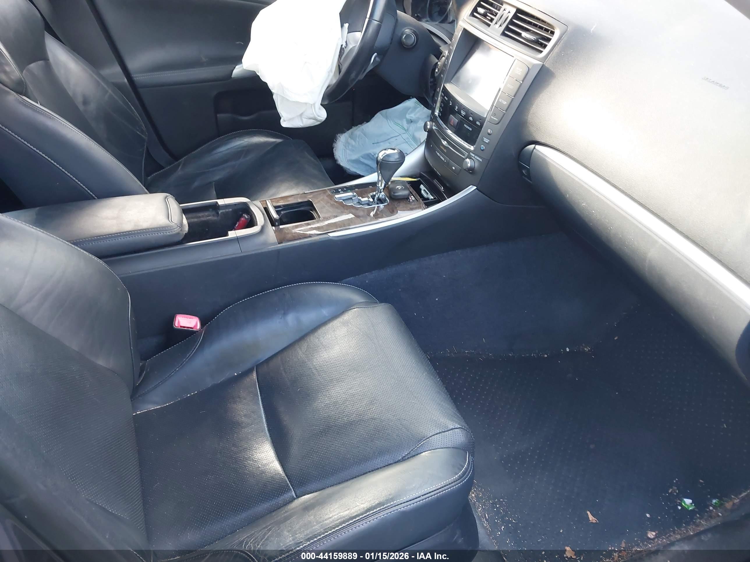 LEXUS IS image 5