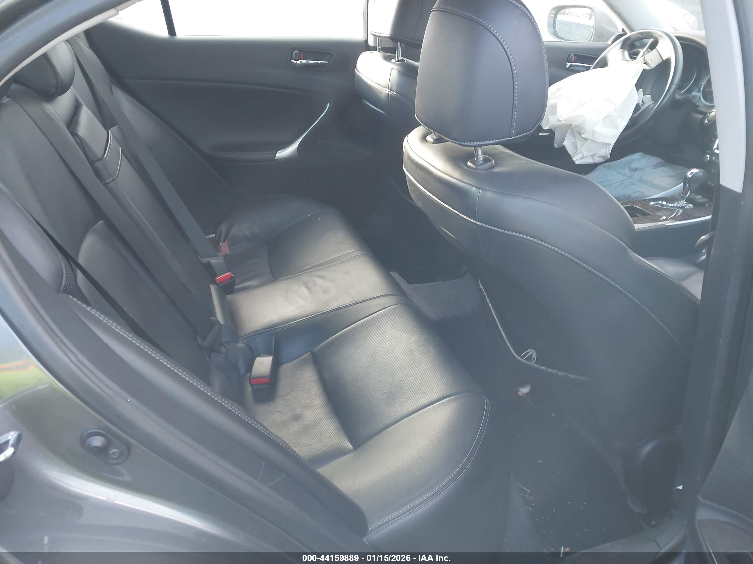 LEXUS IS image 8