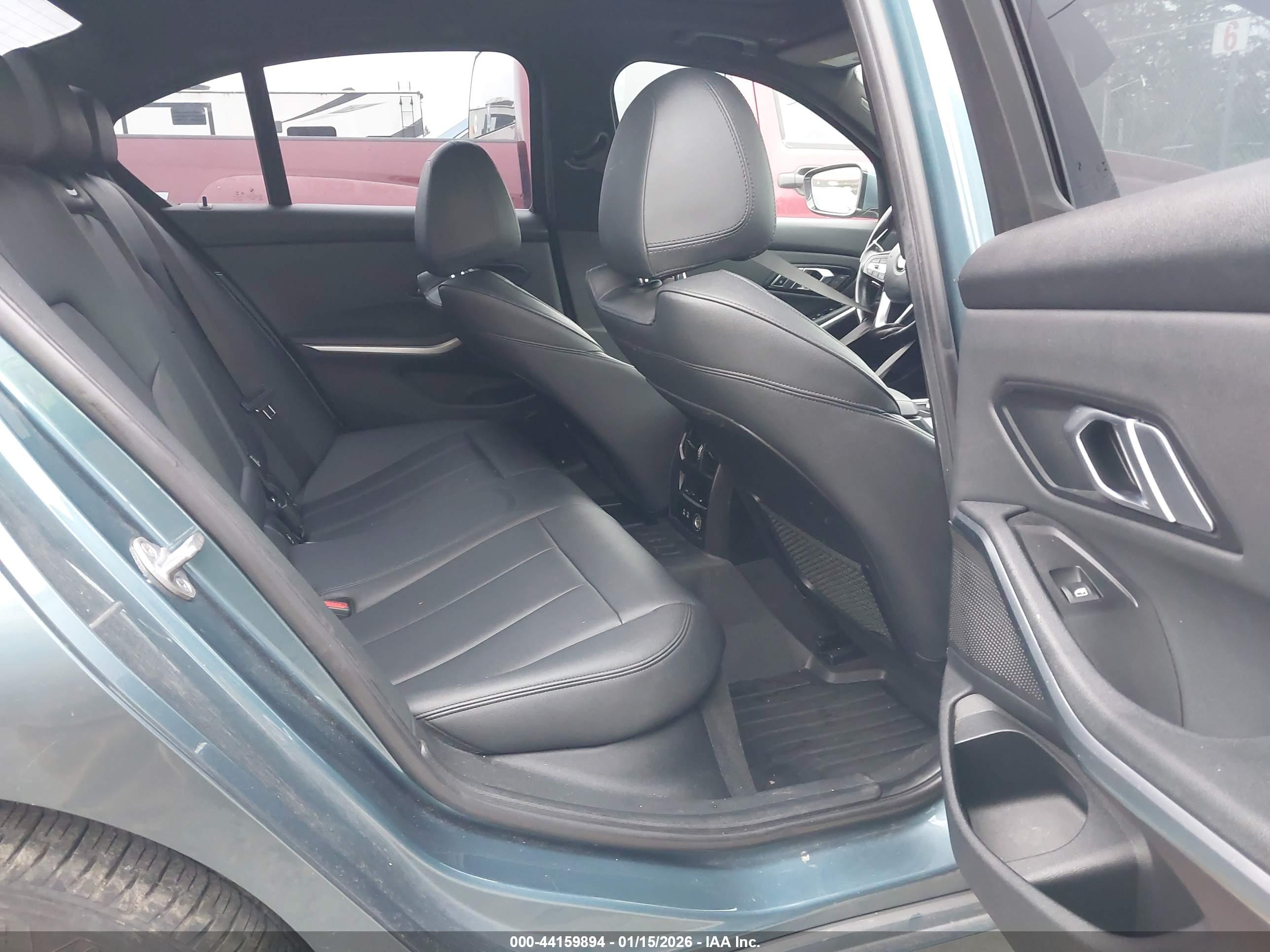 BMW 330I image 8