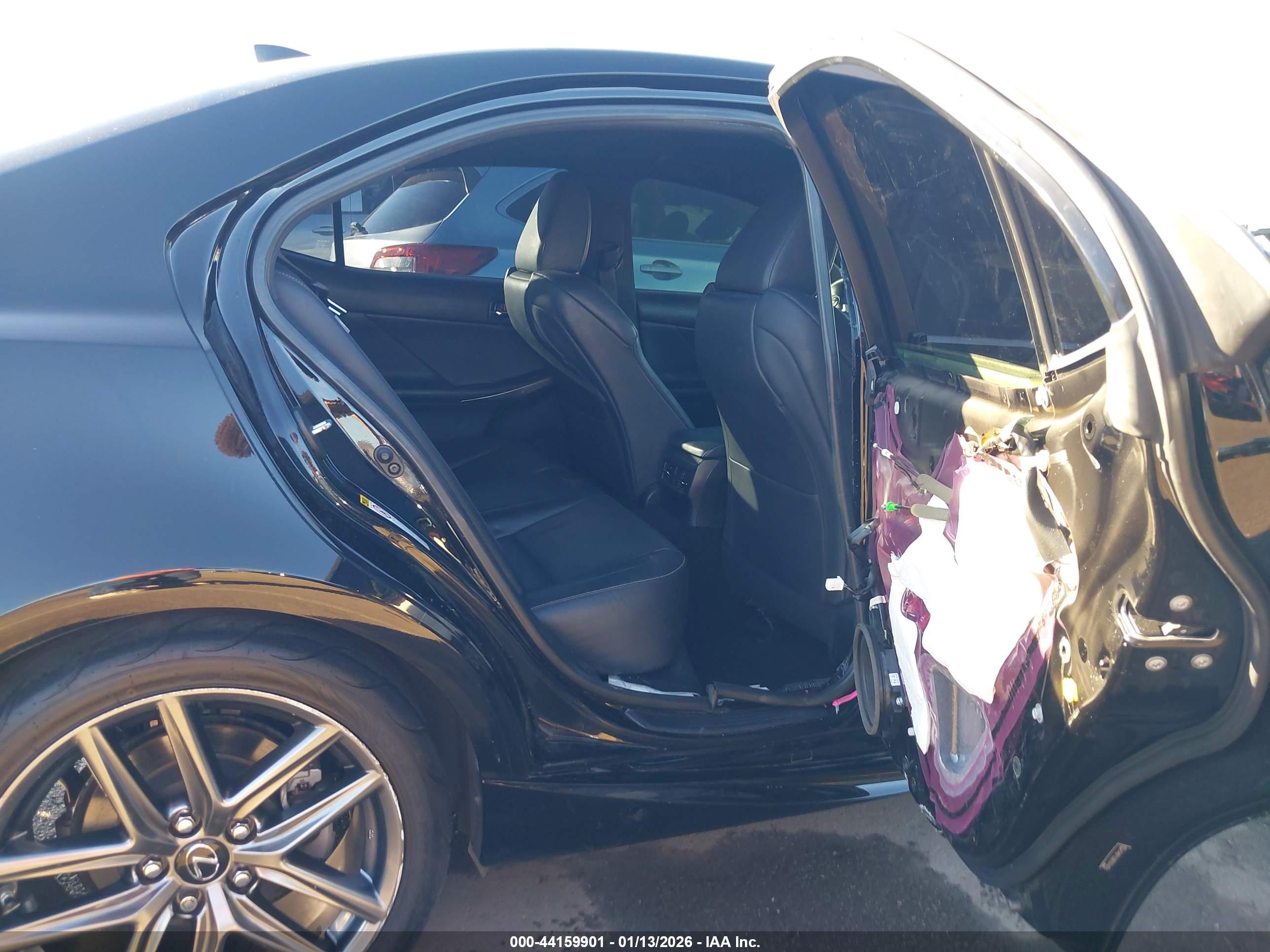 LEXUS IS image 8