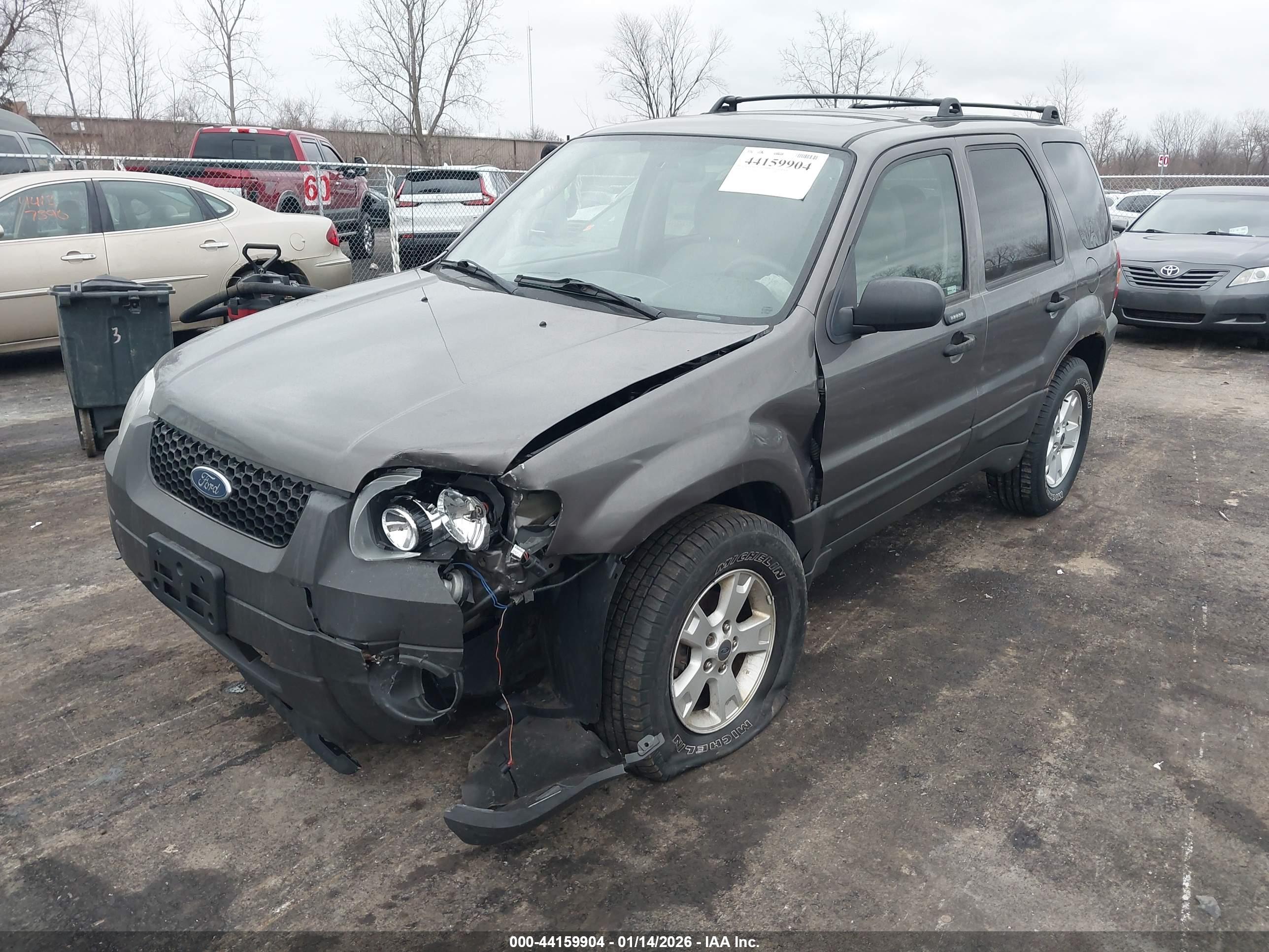 FORD ESCAPE image 2