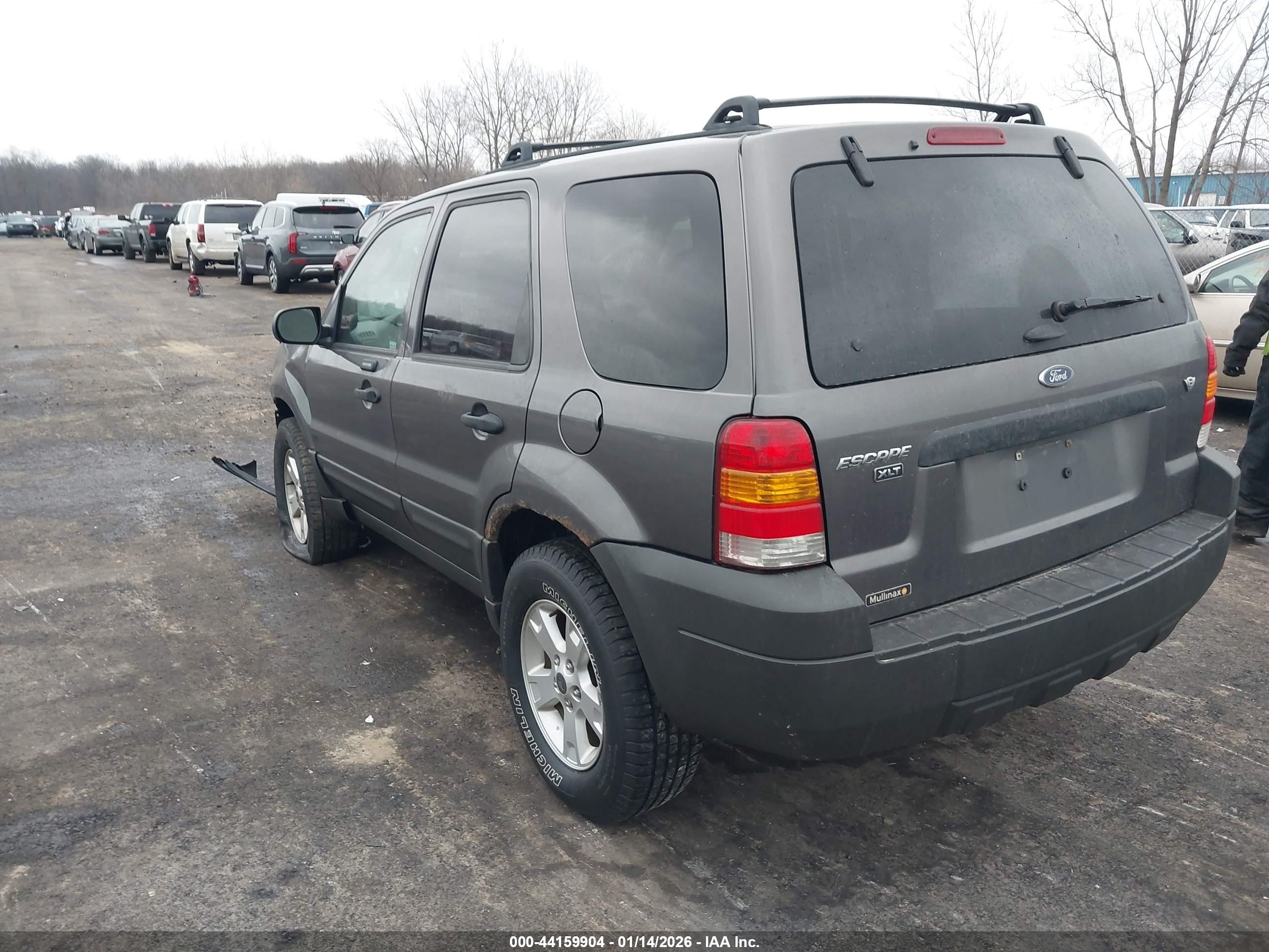 FORD ESCAPE image 3