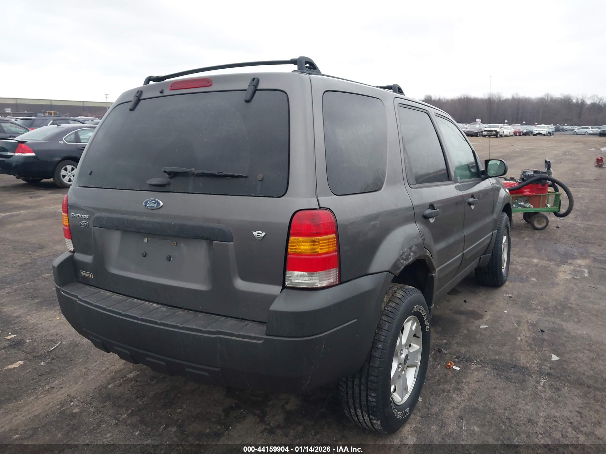 FORD ESCAPE image 4