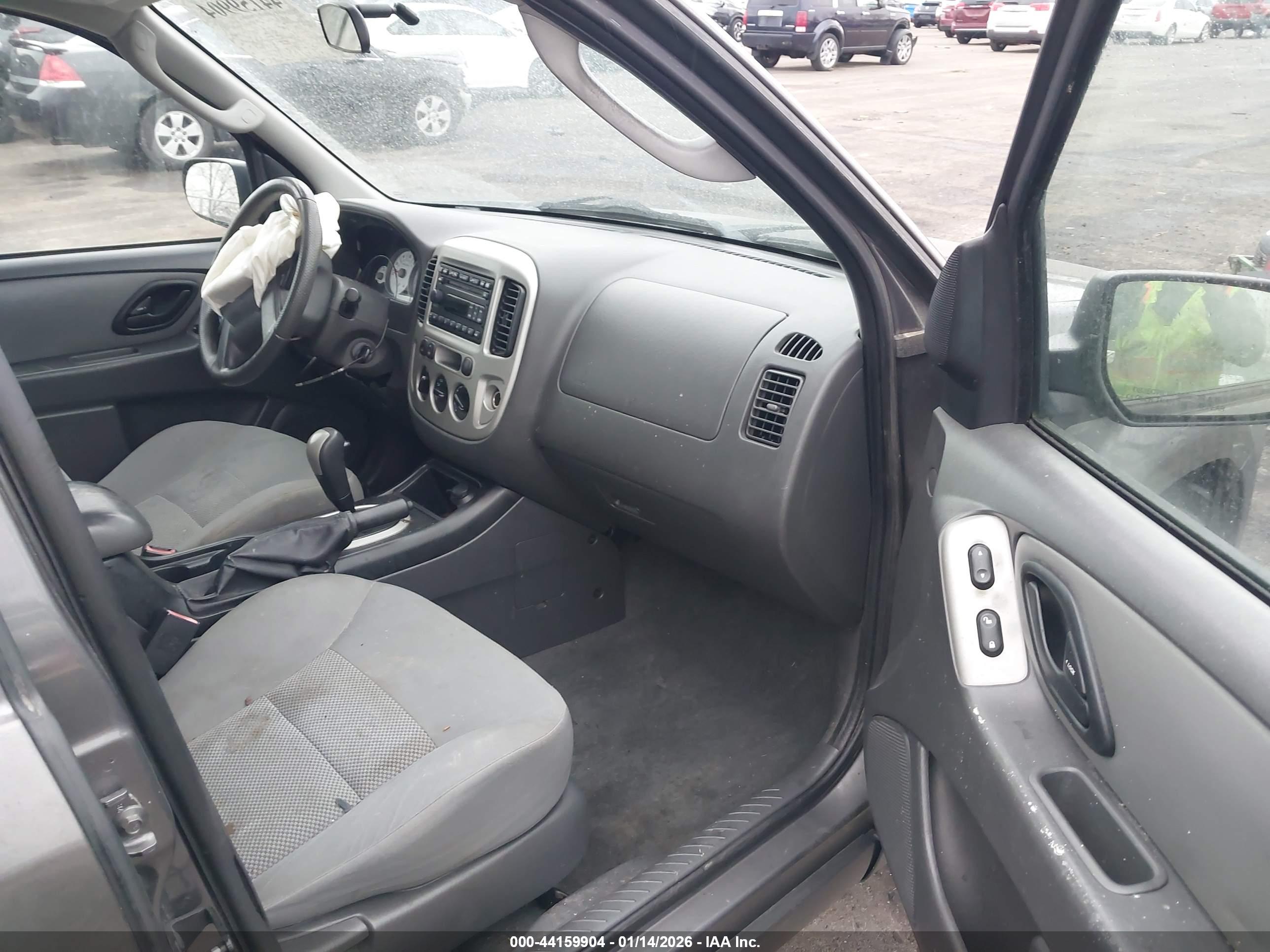 FORD ESCAPE image 5