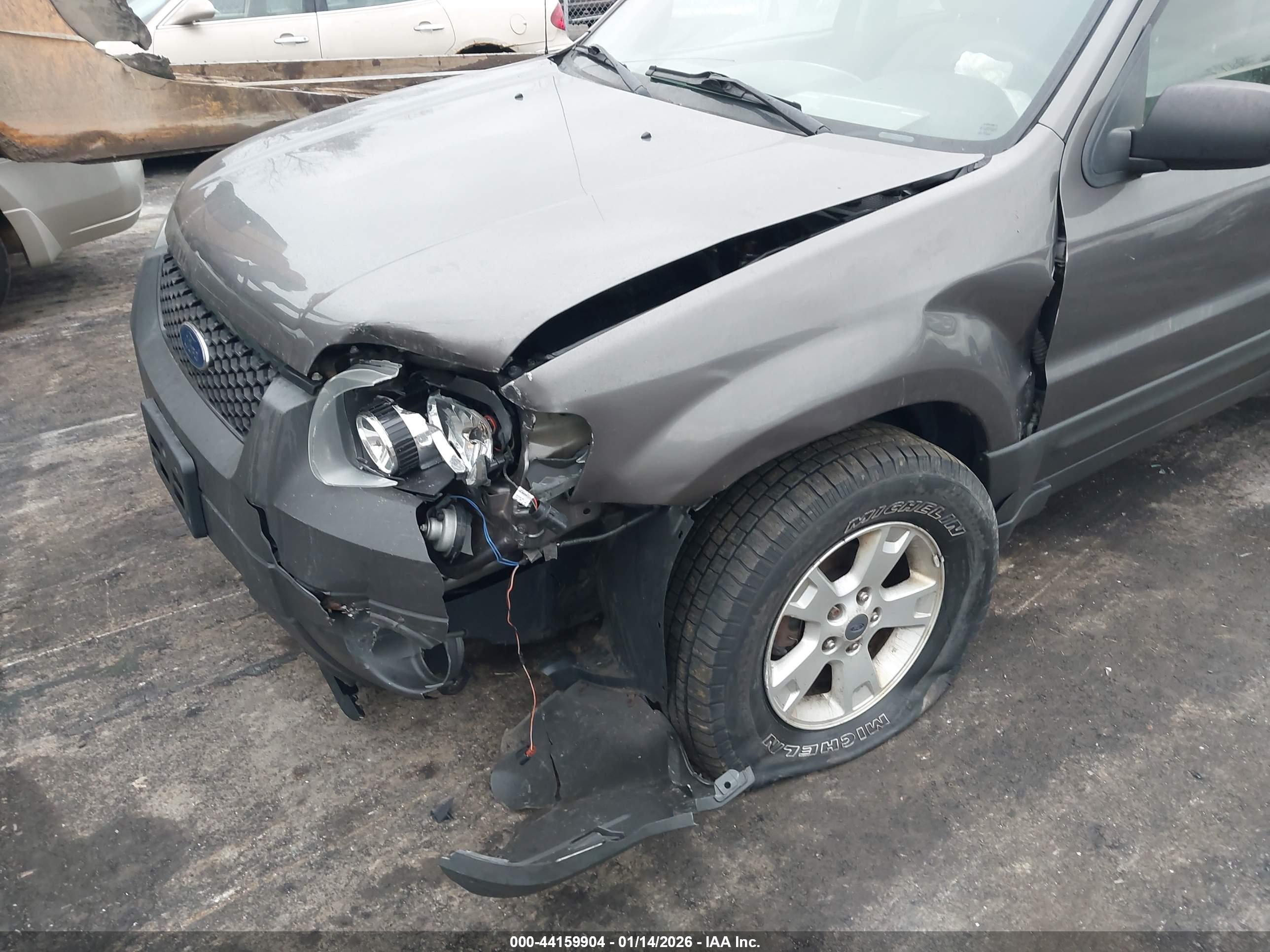FORD ESCAPE image 6