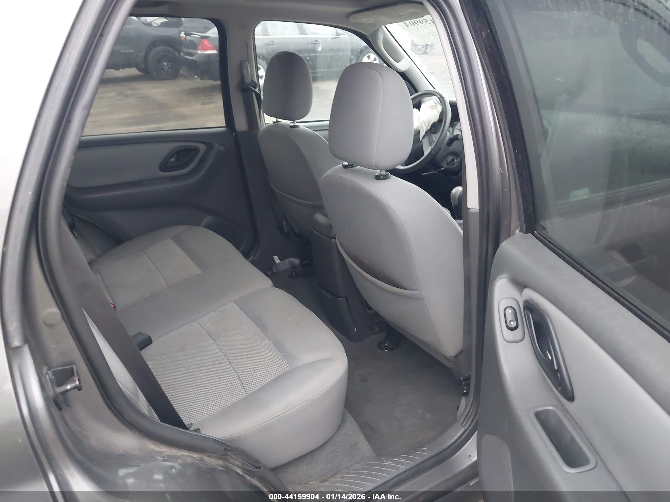 FORD ESCAPE image 8